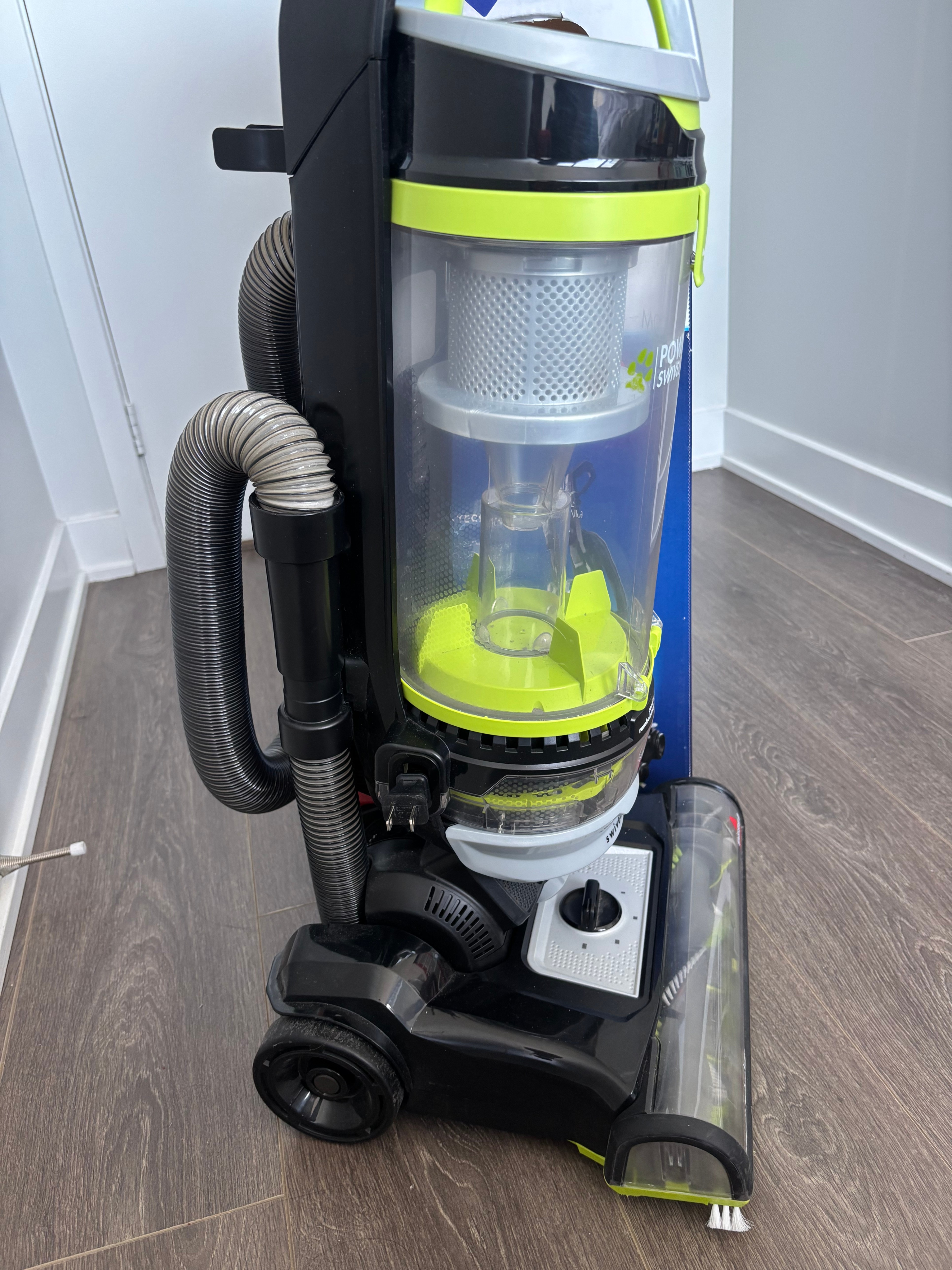 Like New! Bissell PowerGroom Swivel Rewind Pet Vacuum - photo 2
