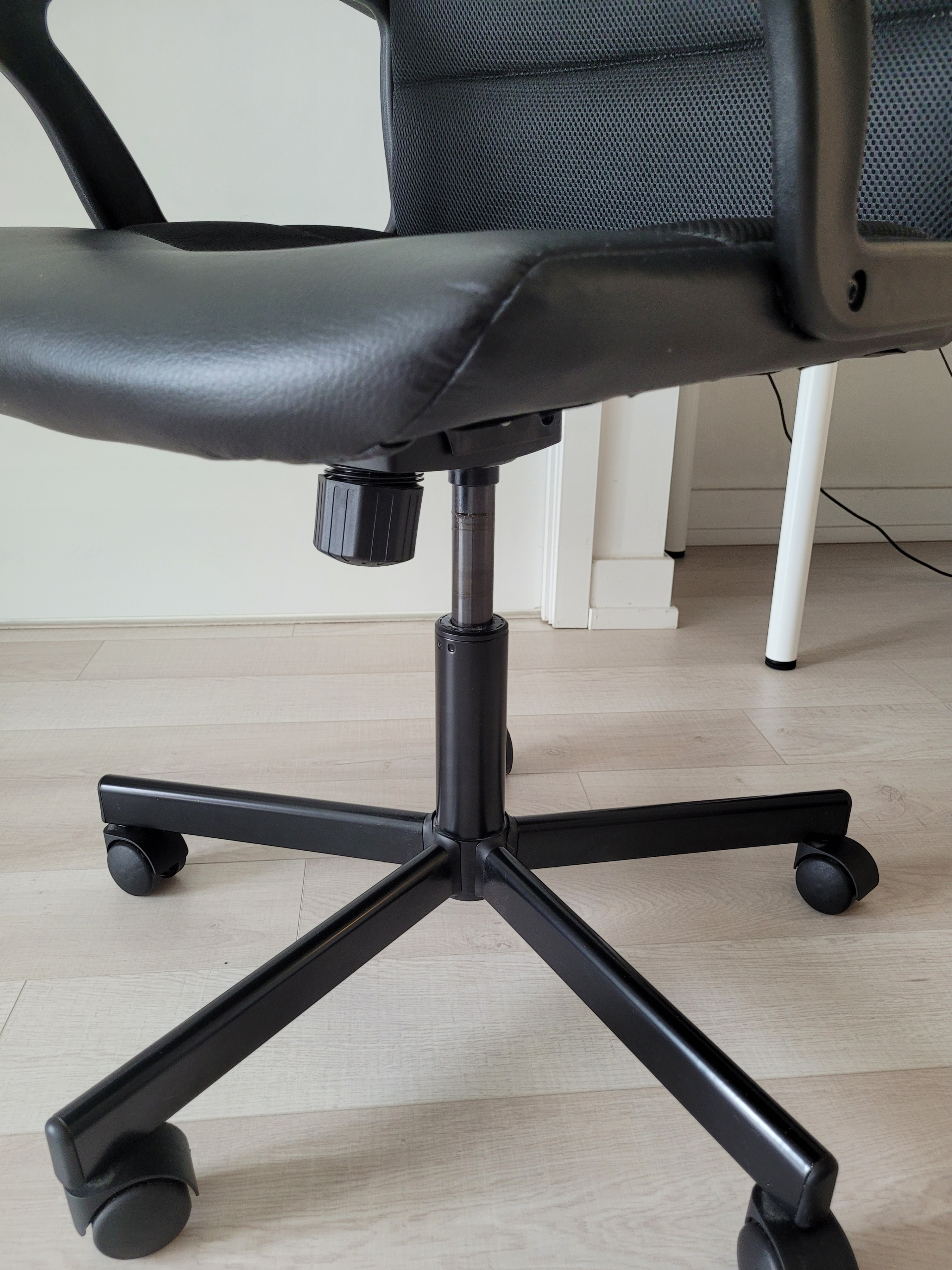 IKEA RENBERGET Swivel chair, Bomstad black - photo 4