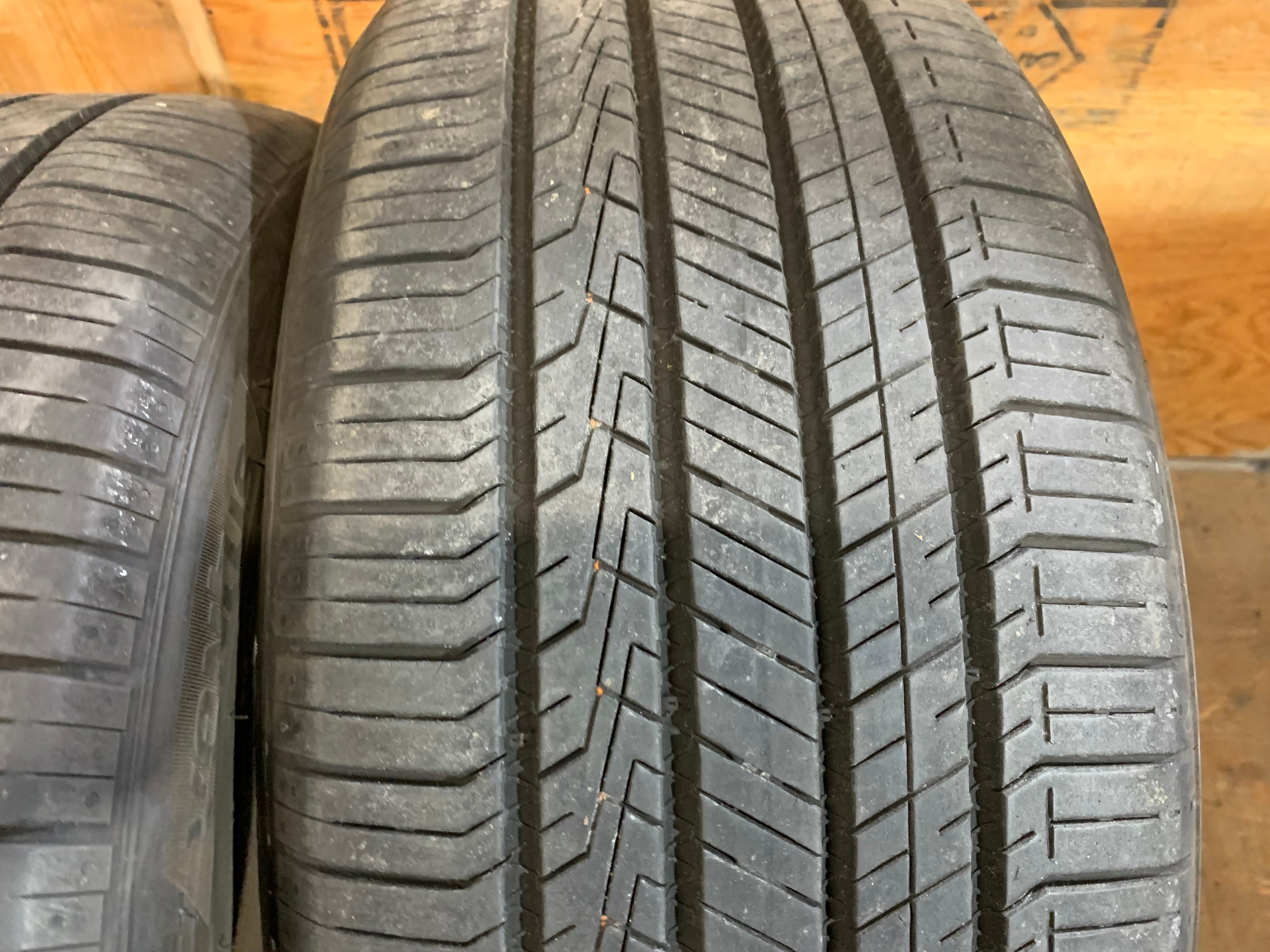 PAIR of 235/45/18 98V M+S Hankook Ventus S1 AS with 70/80% tread - photo 3