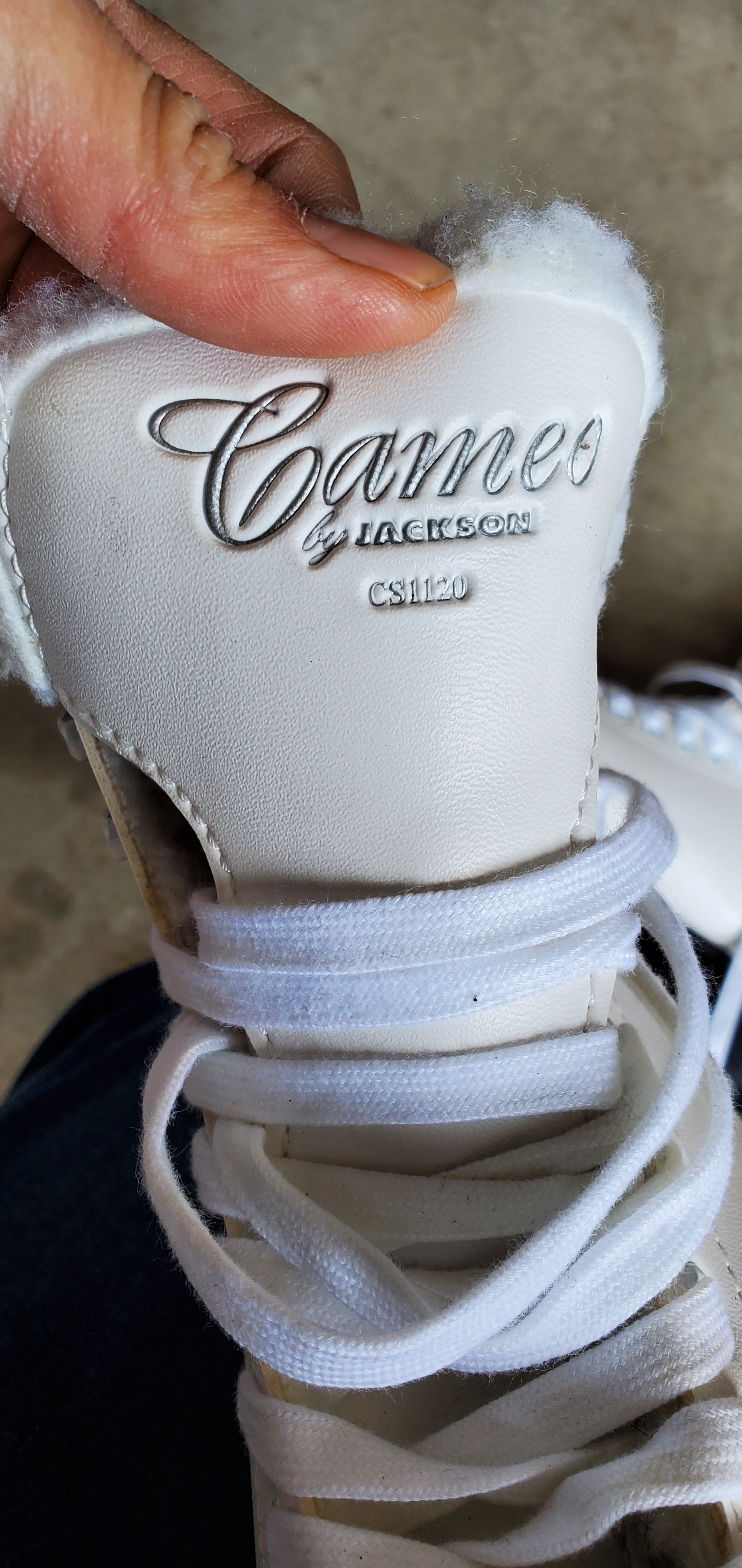 Cameo by Jackson CS1120 White figure skates w/ skate guards - photo 2