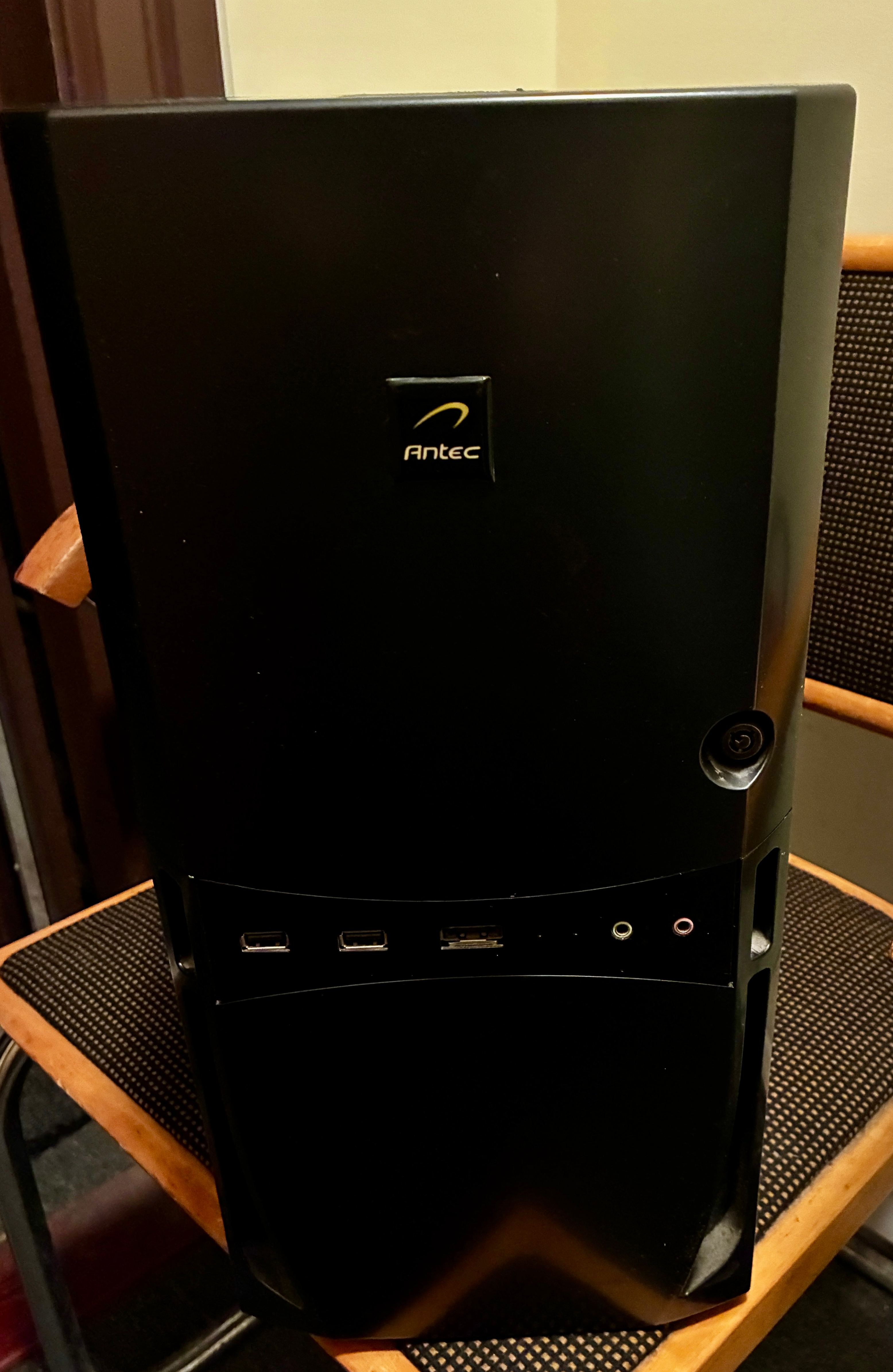 CUSTOM BUILT Desktop FOR MUSIC PRODUCTION!!