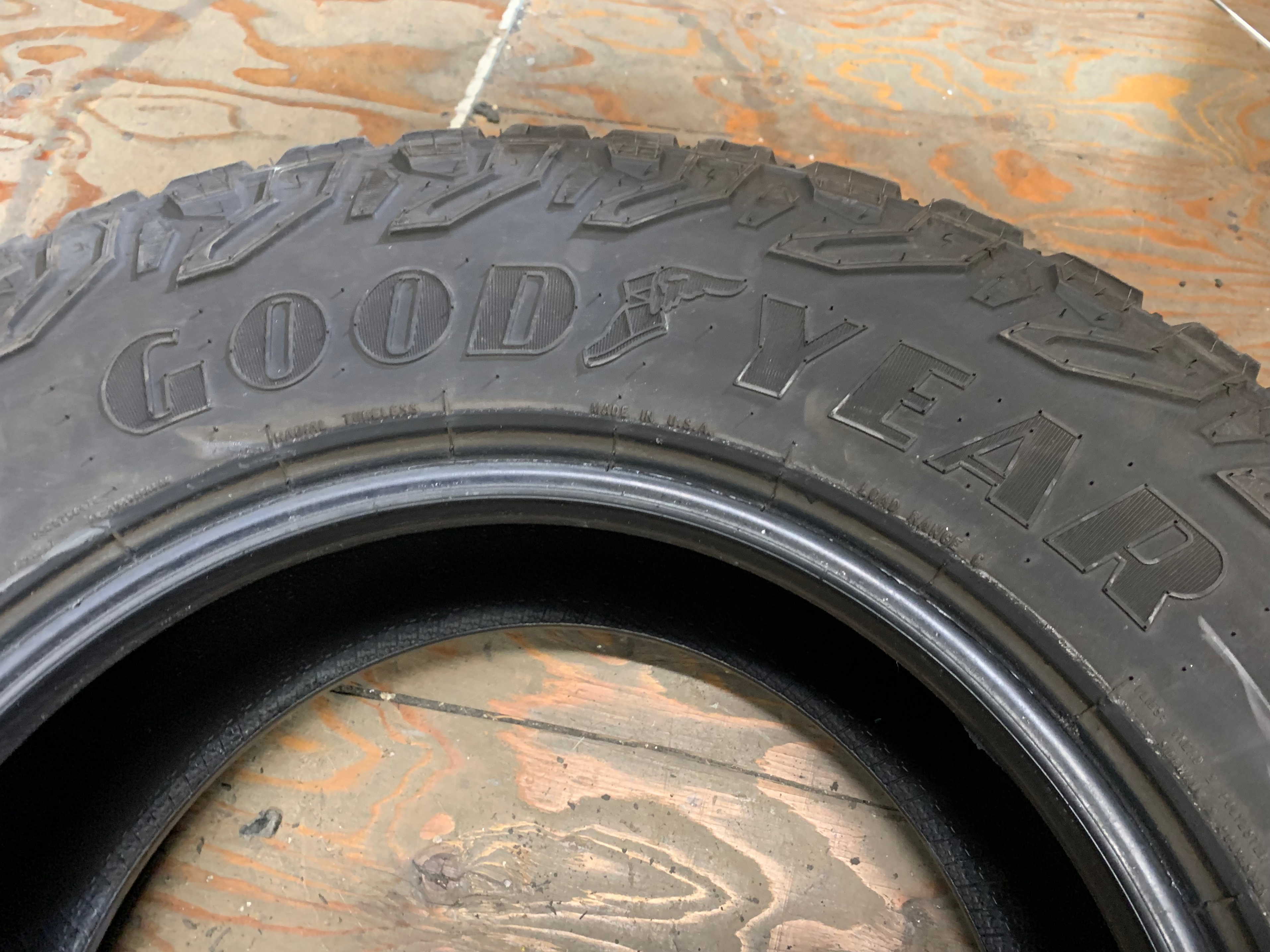 1 X single LT 275/70/18 Goodyear Wrangler Territory M/T w 90% - photo 5