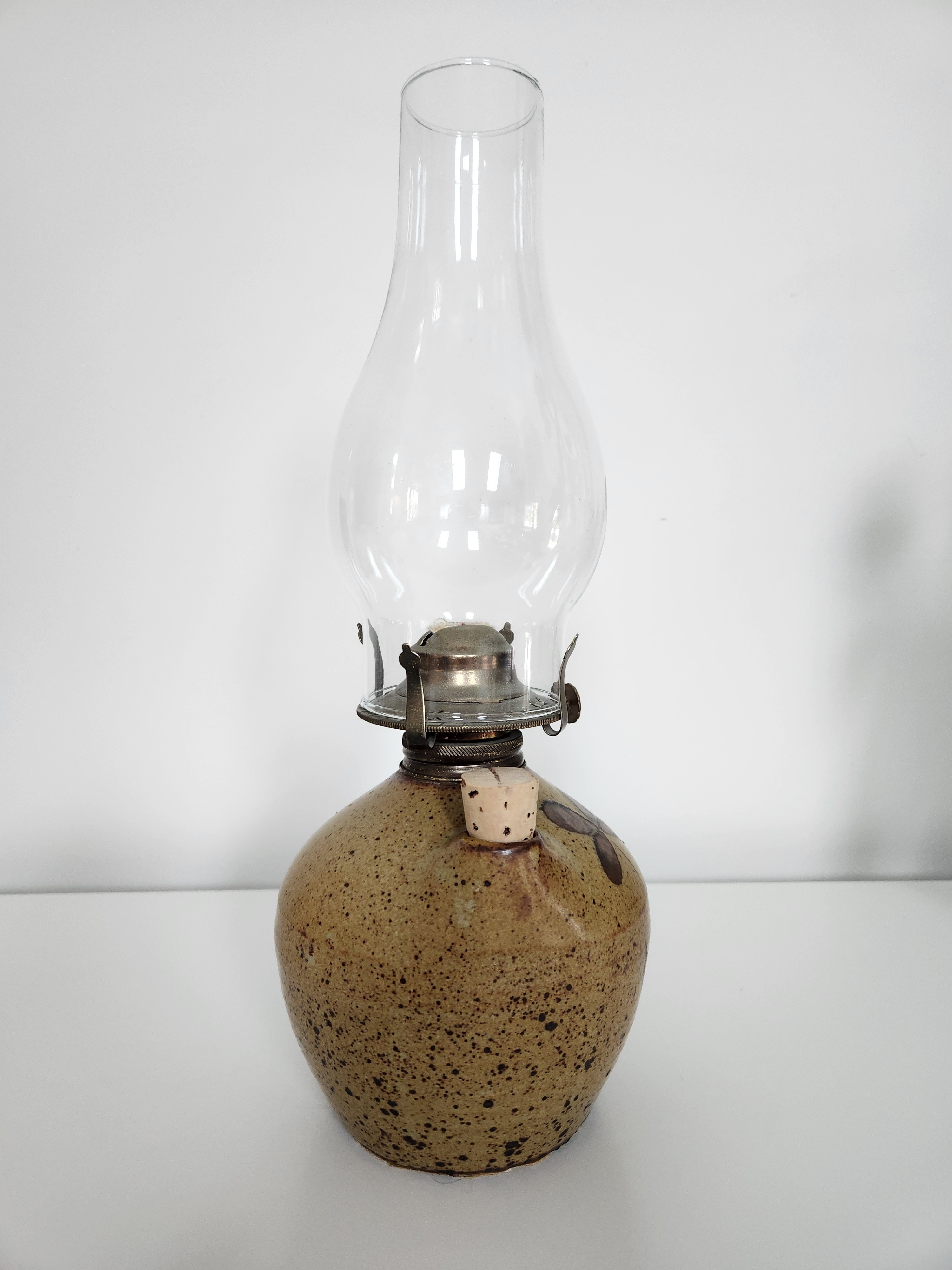 Vintage Pottery Oil Lamp w. Glass Chimney – Handcrafted - photo 2