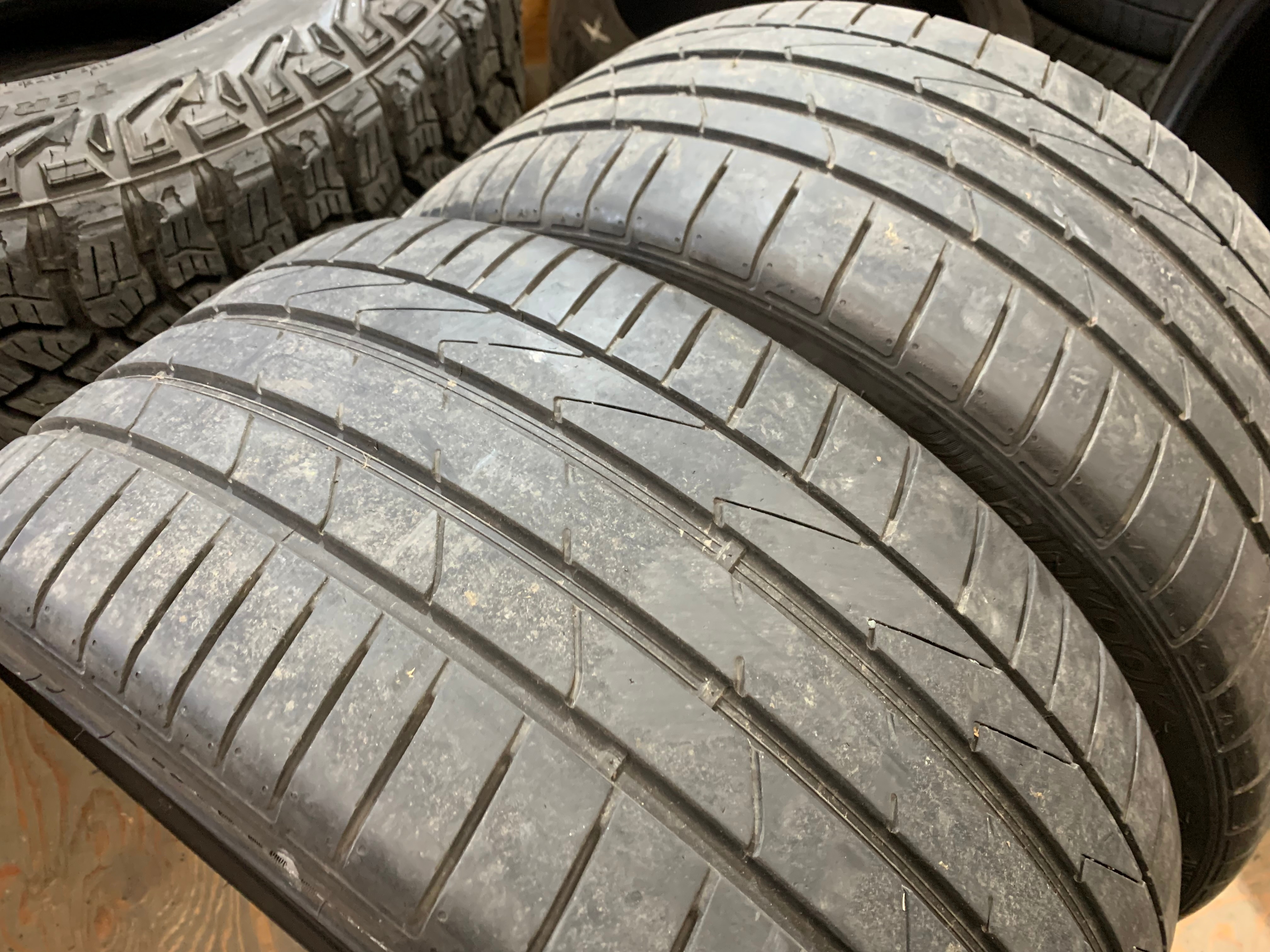 PAIR of 245/35/19 93Y Hankook Ventus S1 Evo 2 with 60% tread - photo 3