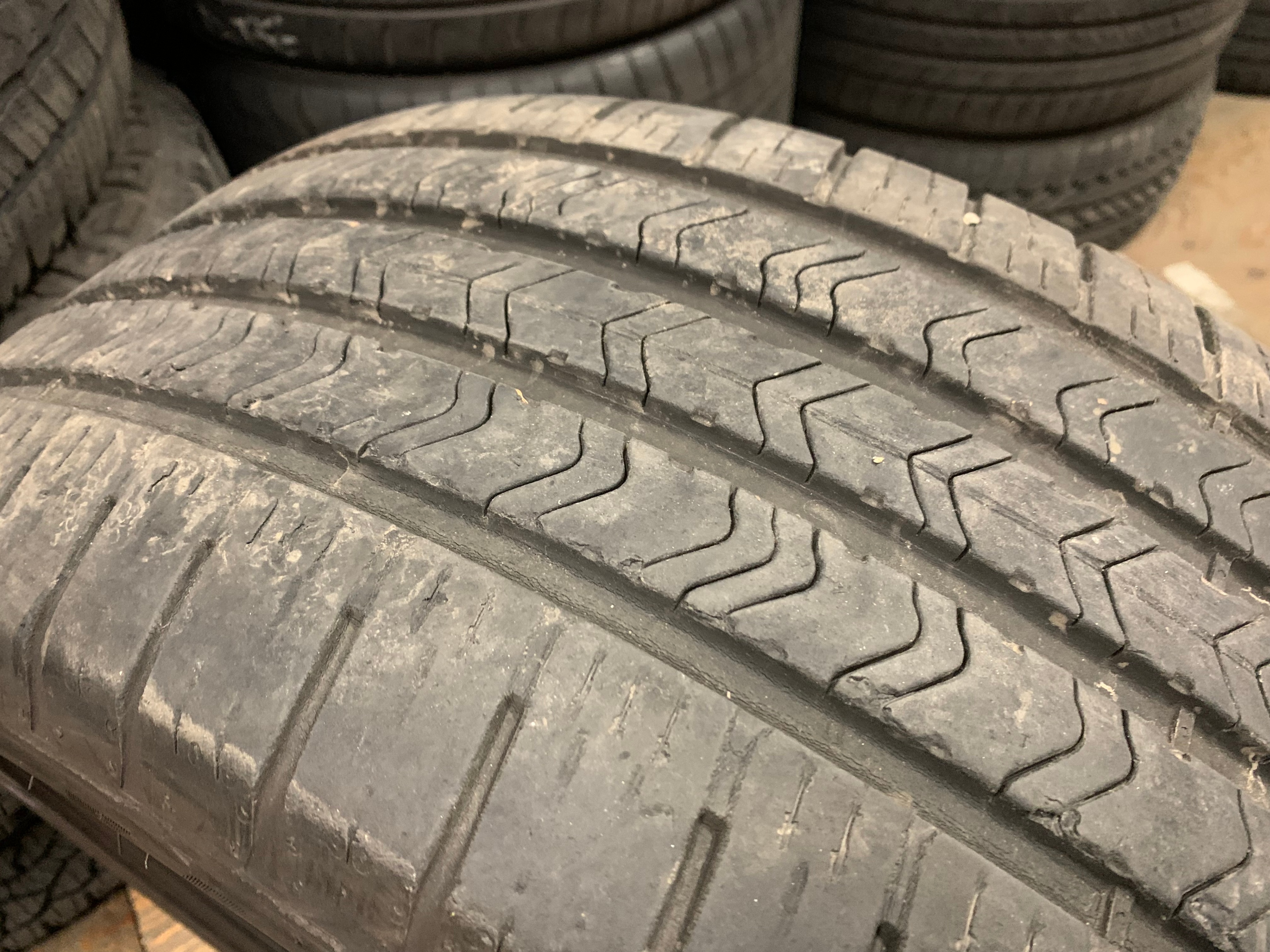 1 X single 255/45/20 Goodyear eagle Sport MOE RFT with 75% tread - photo 4