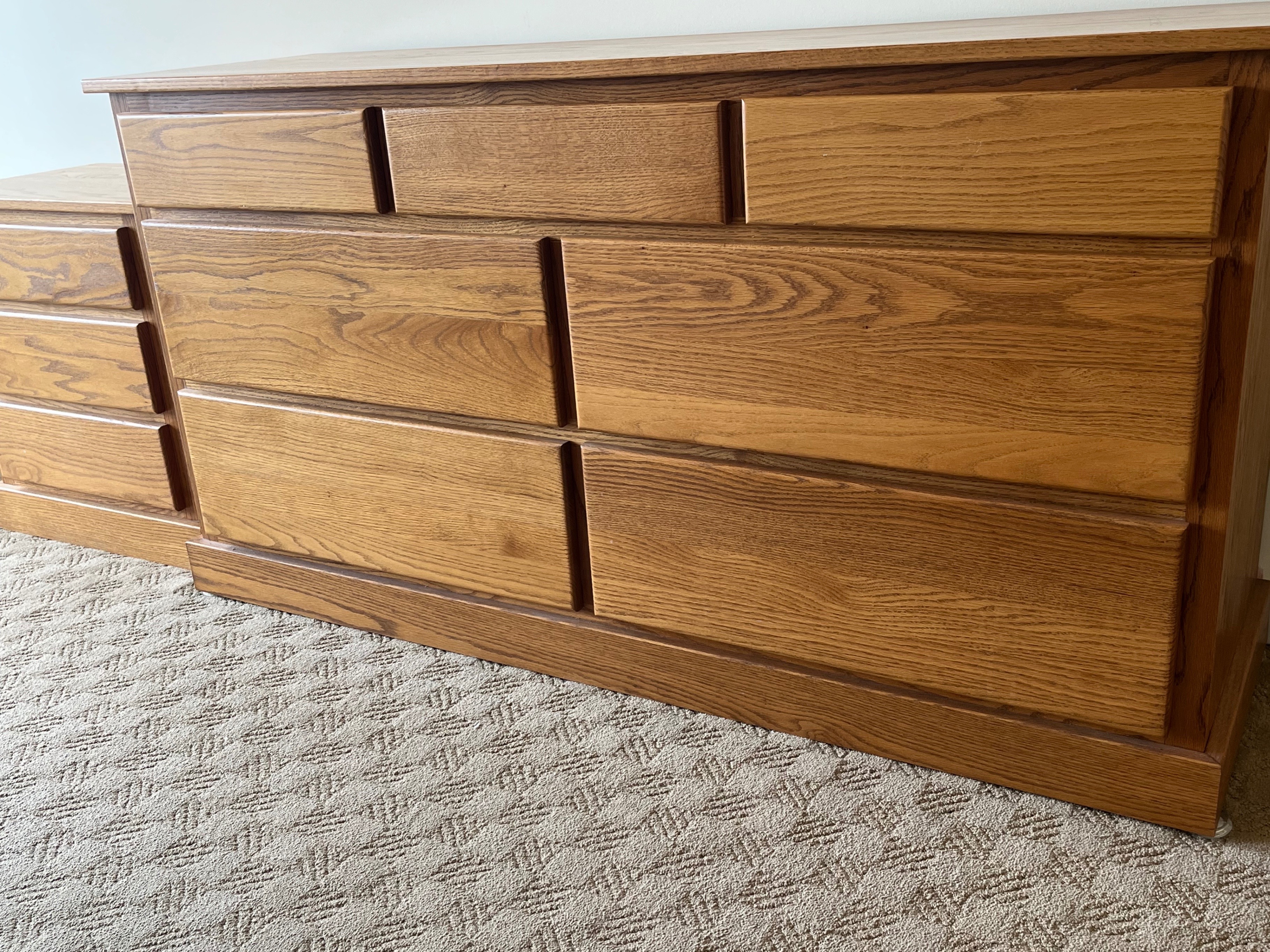 Solid Red Oak 6-Piece Bedroom Set - photo 4