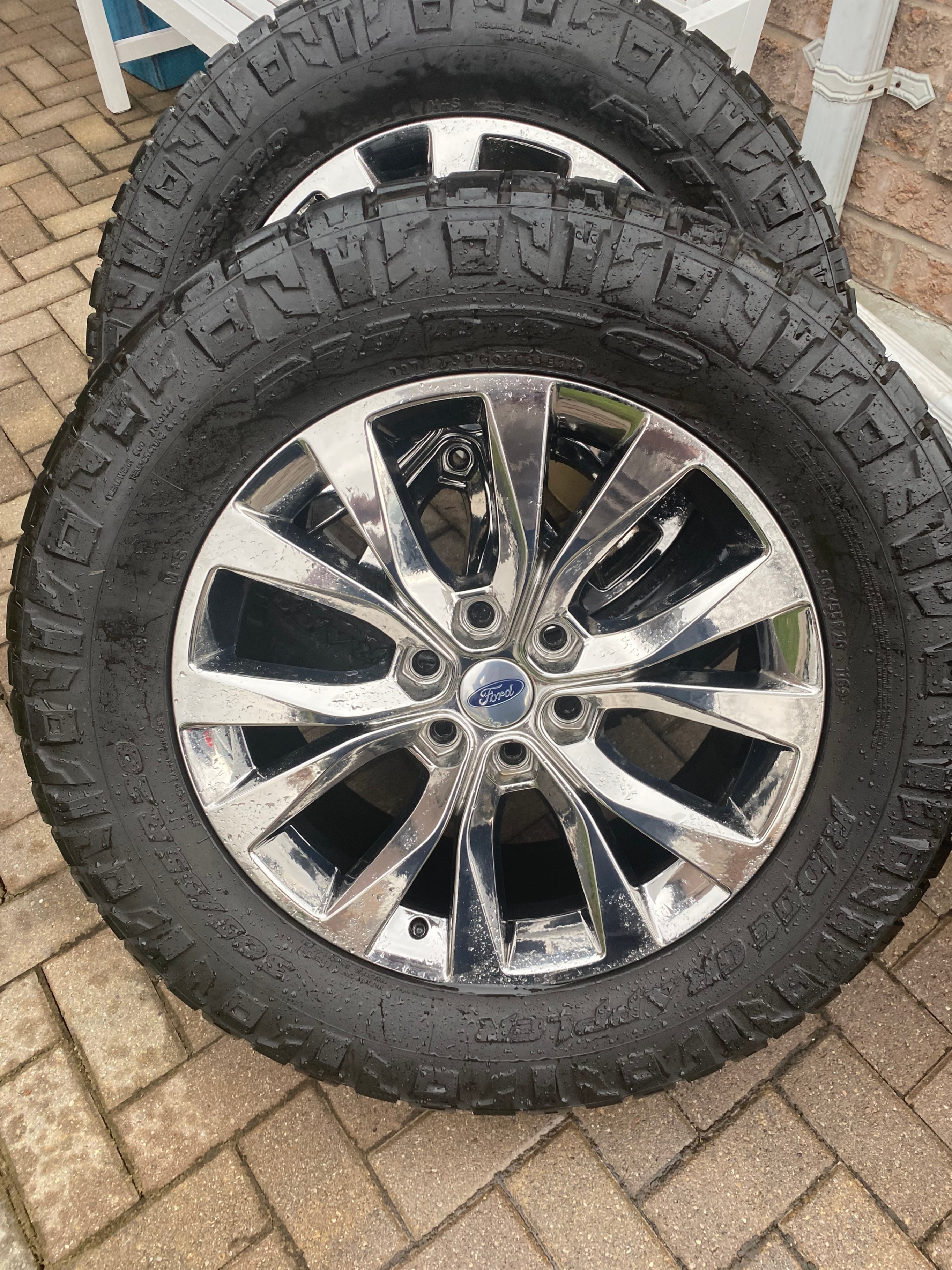 F150 King Ranch Chrome w/Nitto Ridge Grappler 305/55R20