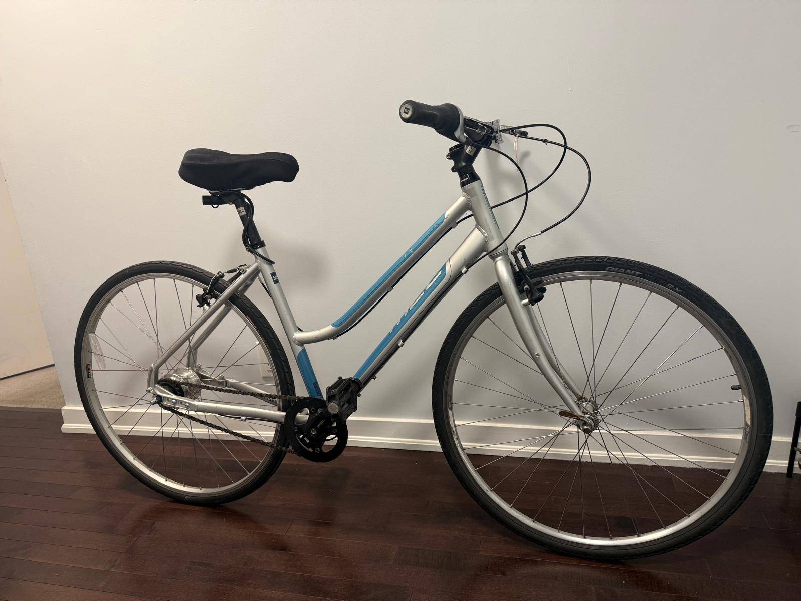 MEC Custom Blue 7005 Aluminum Bike – Lightweight, Sleek & Ready