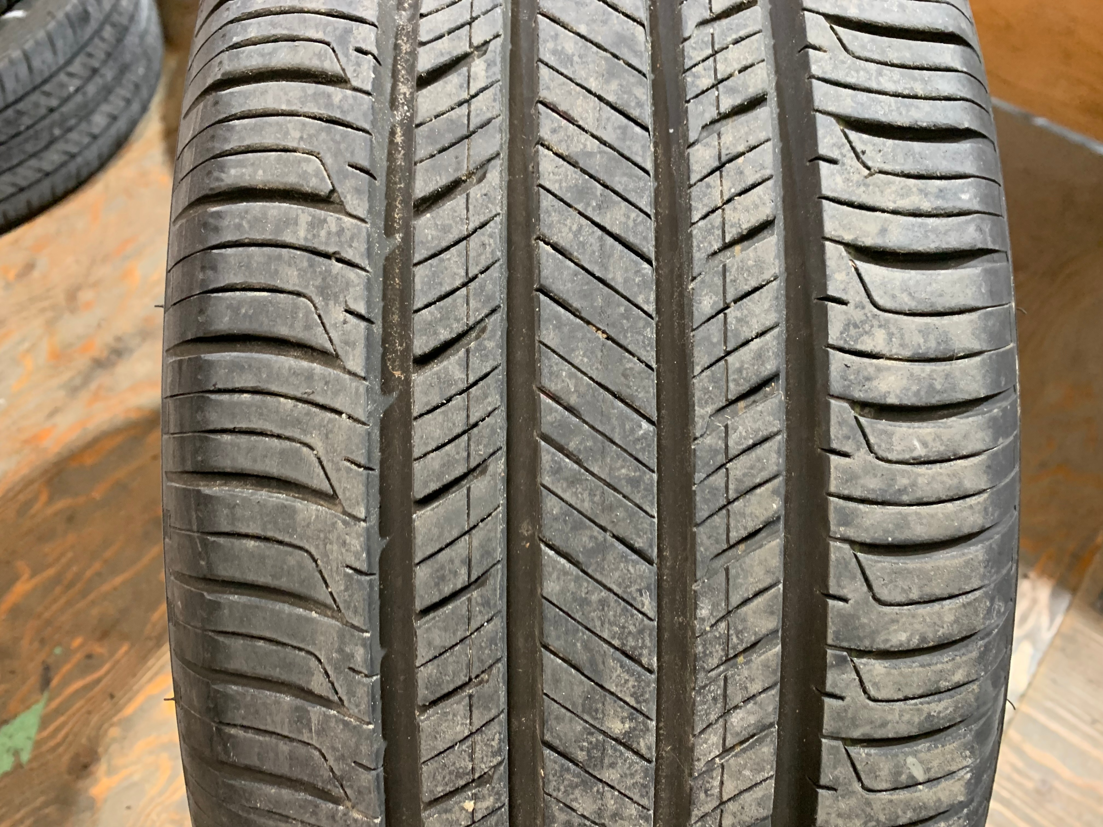 PAIR of 225/55/18 98H M+S Hankook Kinergy GT with 90% tread - photo 2