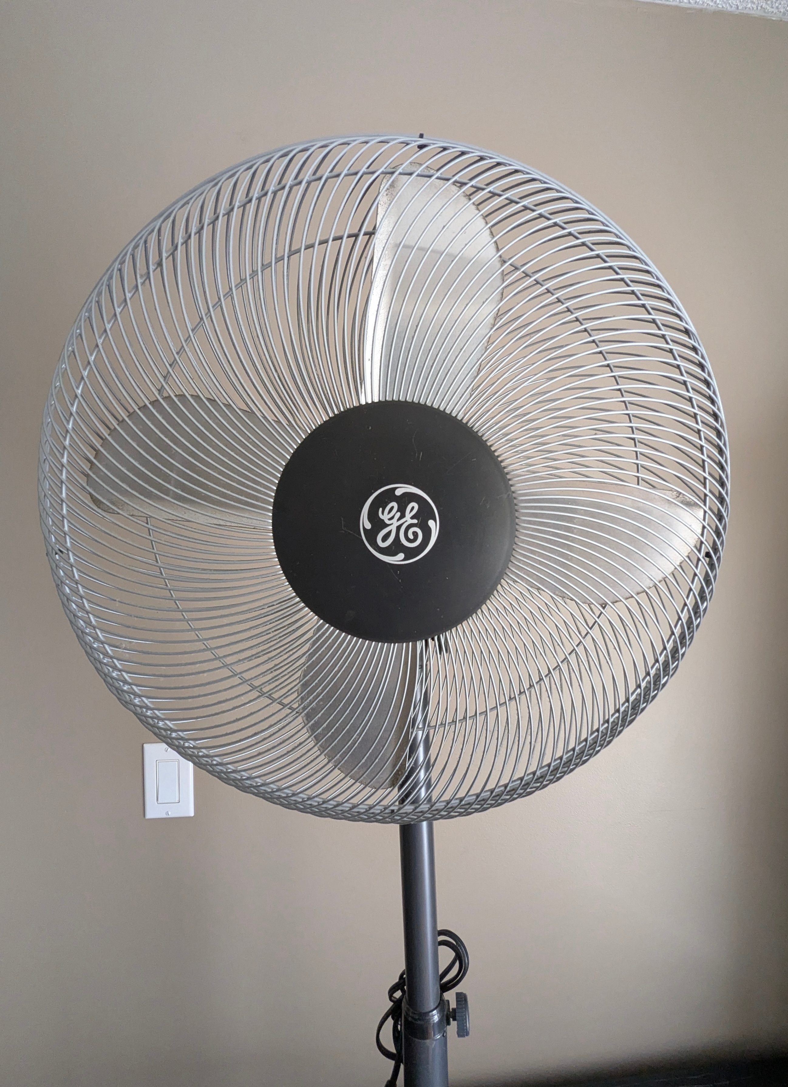 Vertical fan (1 m) 3 speeds (fully working and no damage) - photo 3