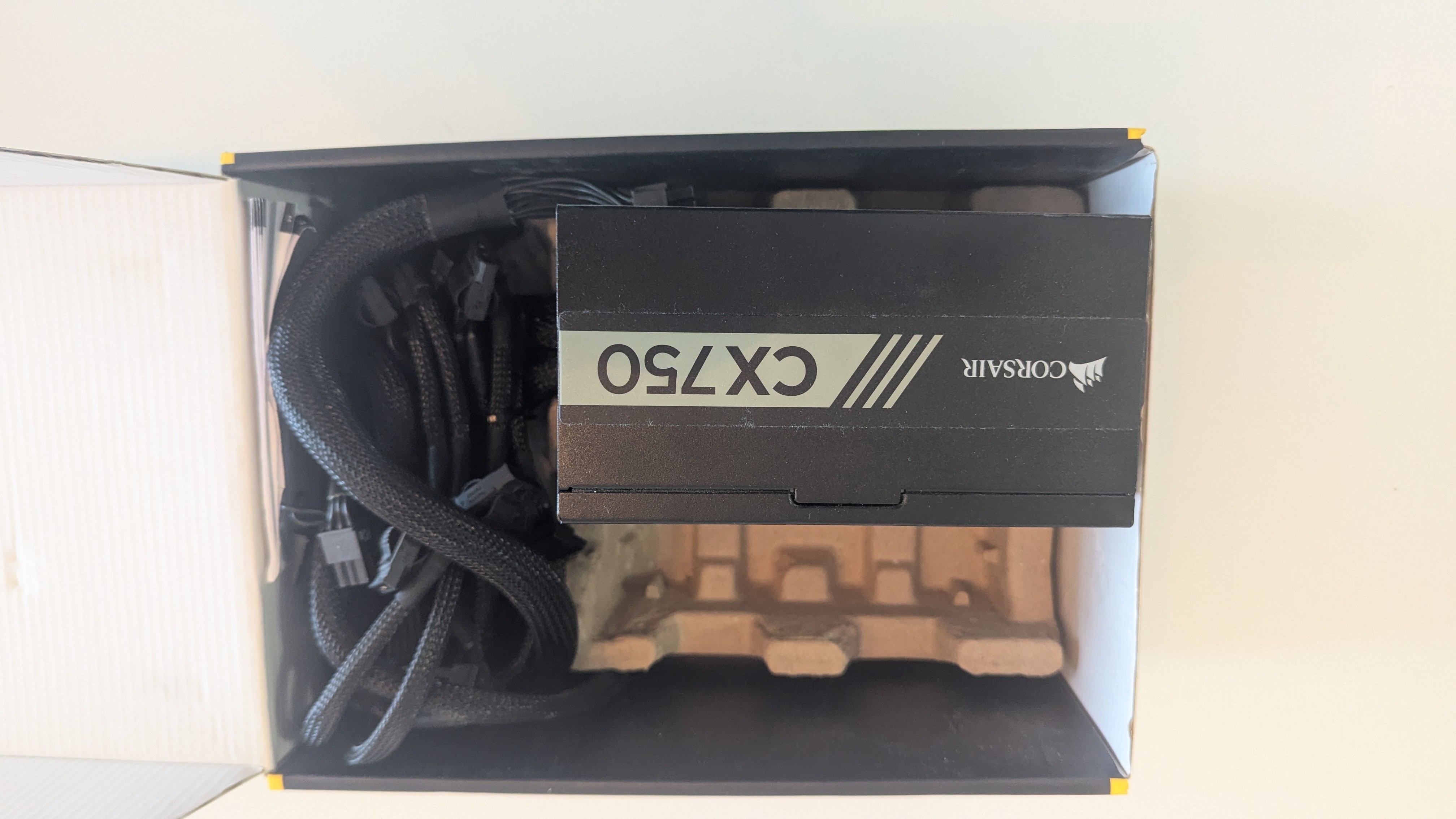 Corsair CX750 750W Power Supply - photo 5