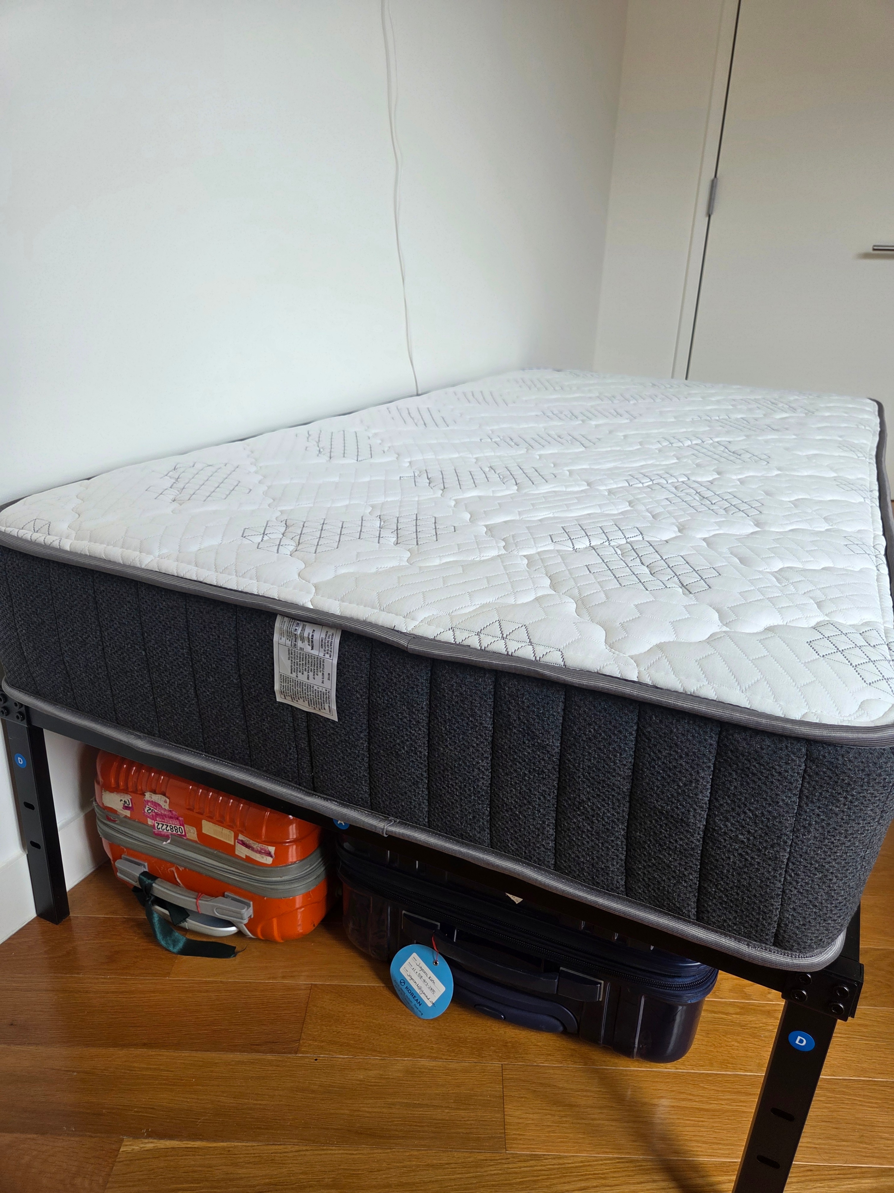 Like-New Twin Bed Set: Ottomanson 9"Firm Hybrid Mattress & Frame - photo 2