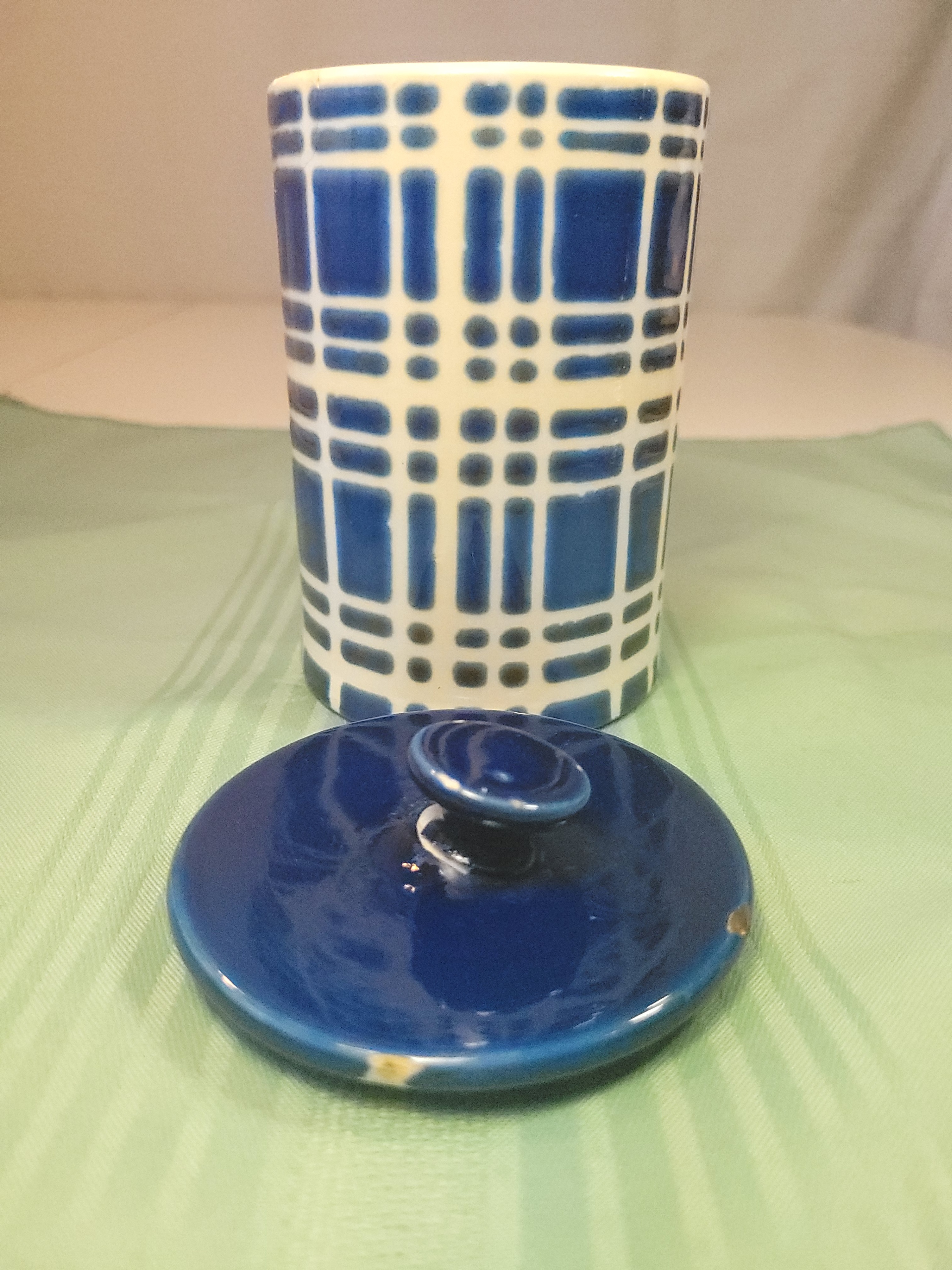 Circa 1978 H.M. Coby Italy Blue Plaid Hand-Painted Ceramic - photo 3