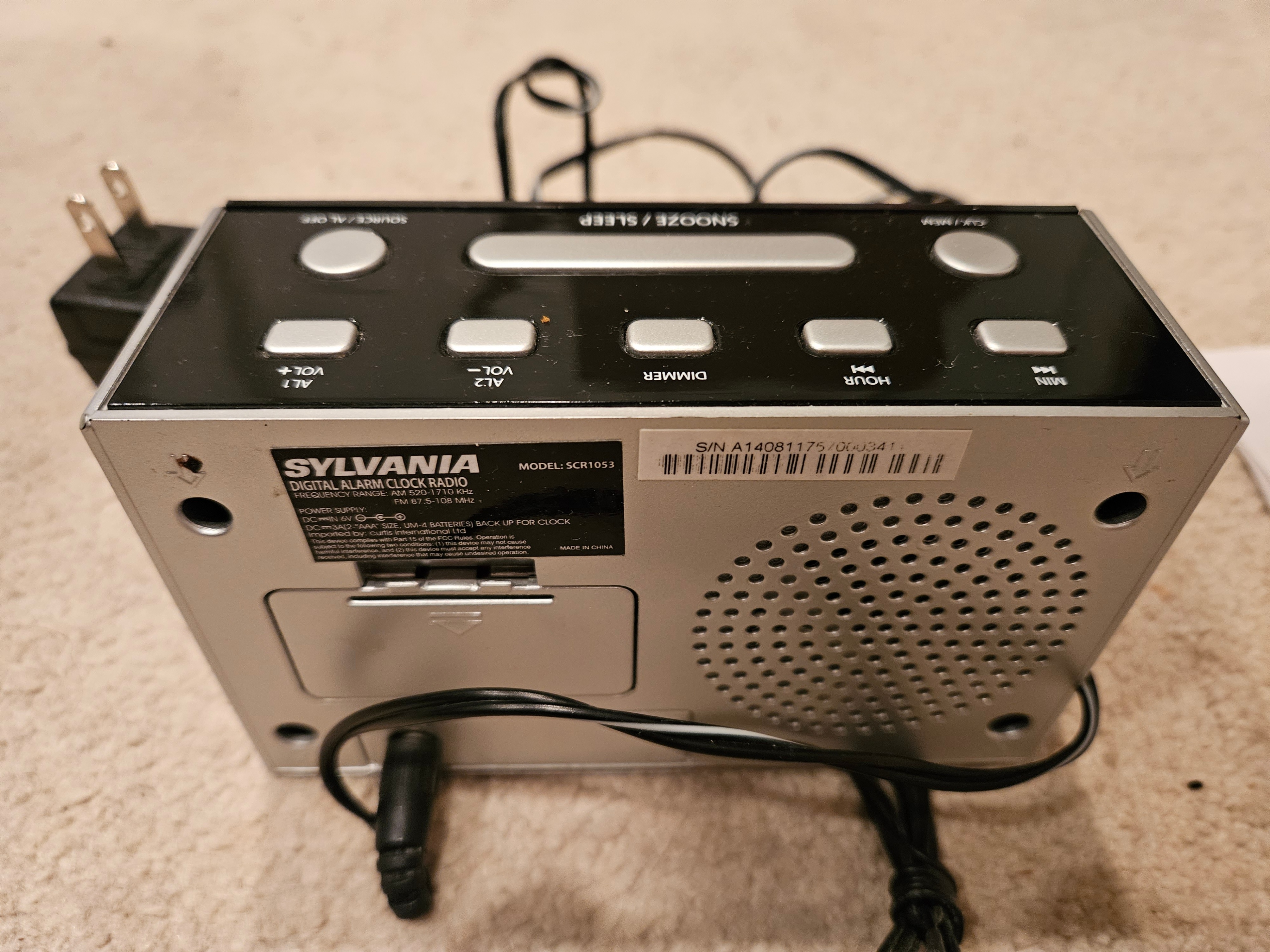 Sylvania Digital Alarm Clock Radio, Large Display & Dual Alarm - photo 4