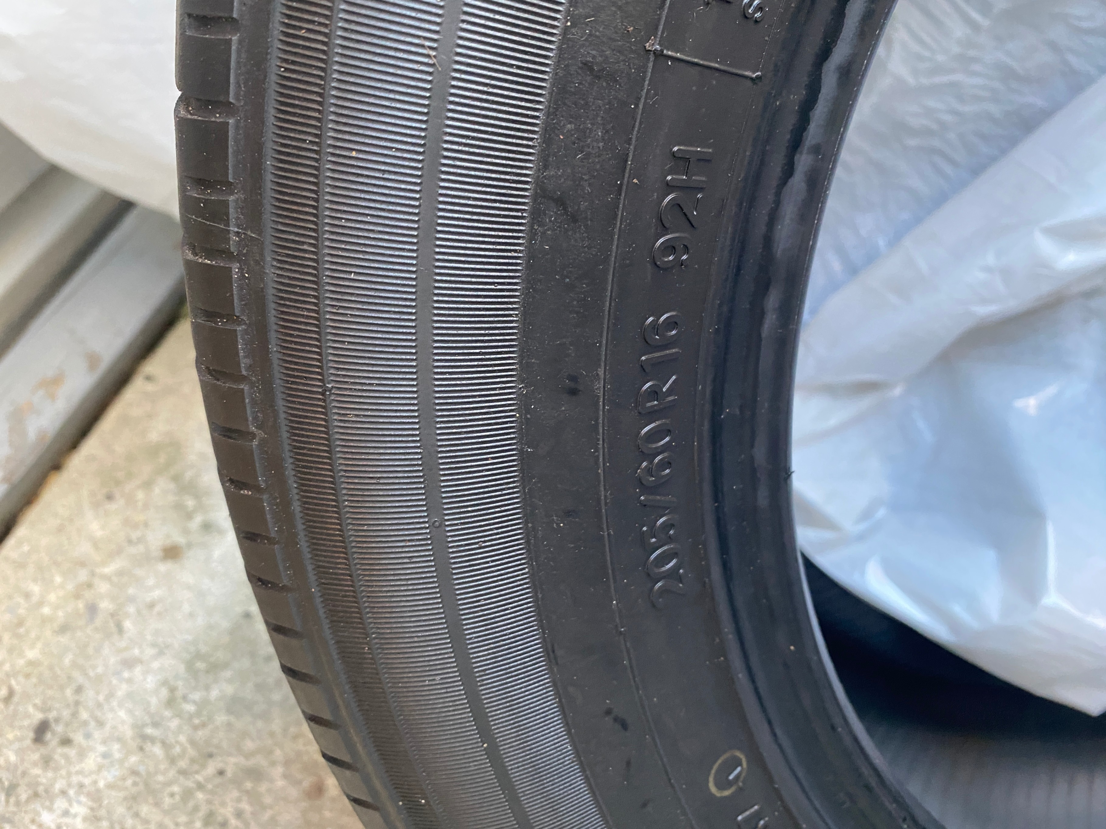 Toyo 205/60R16 92H All‑Season Tires – Excellent Condition