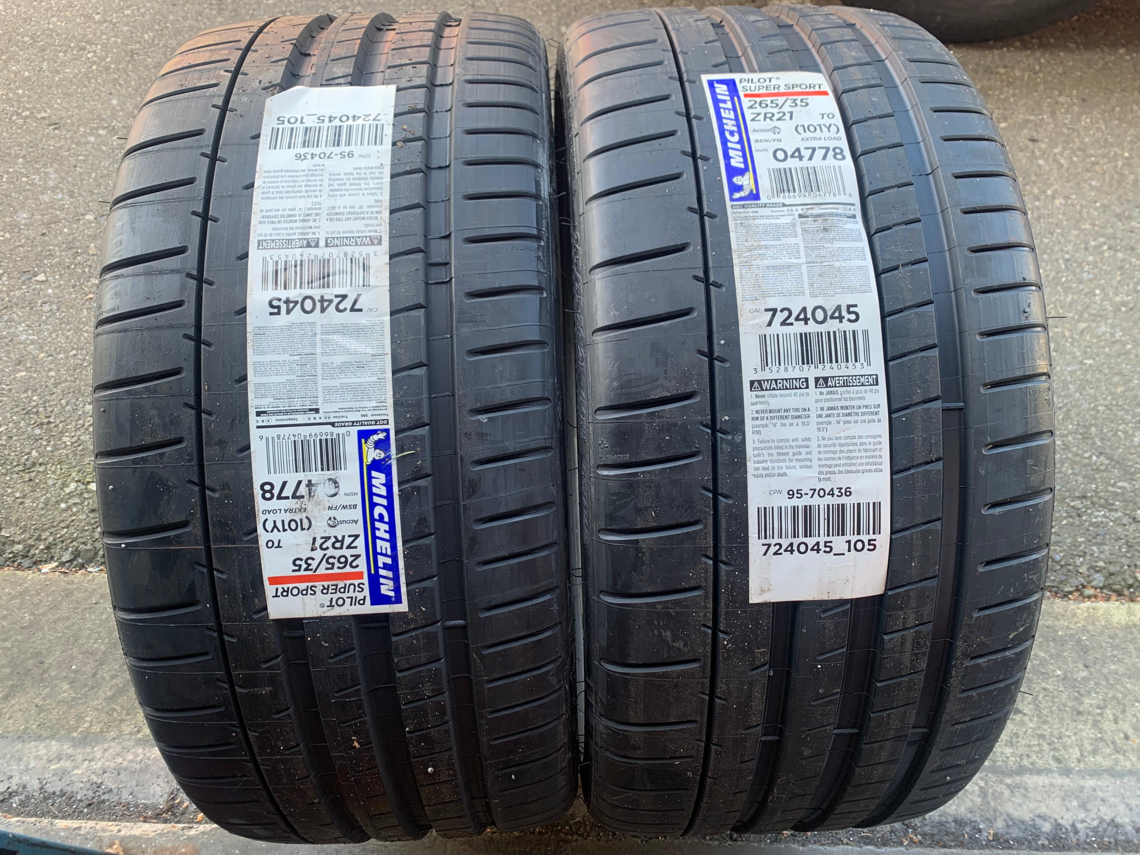 PAIR of 265/35/21 Michelin Pilot Super Sport TO B New w Stickers
