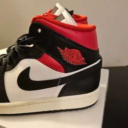 Women's Air Jordan 1 Mid - Size 6 - photo 2