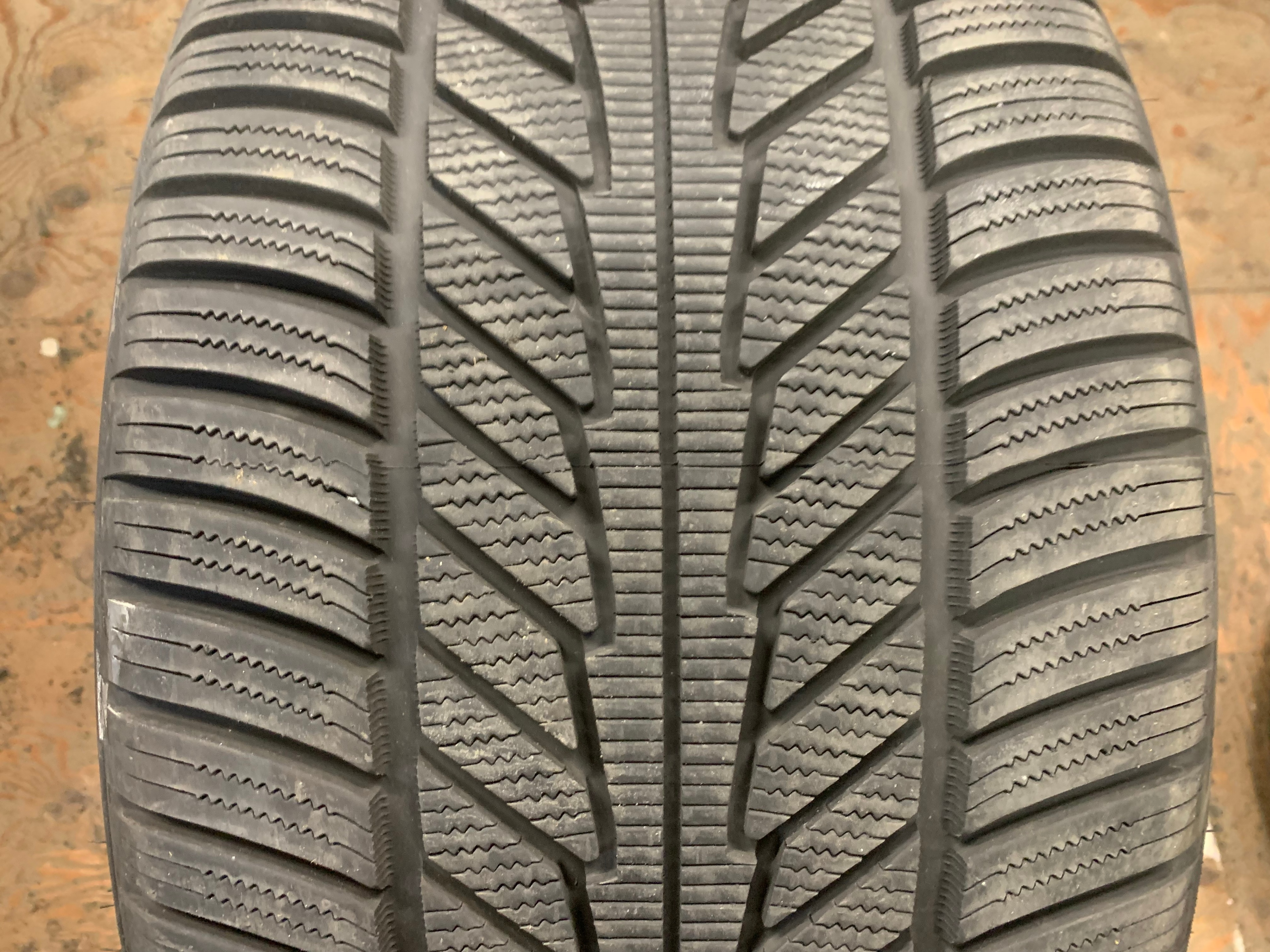1 X single 305/30/21 M+S Hankook Ion I*Cept EV with 98% tread - photo 2