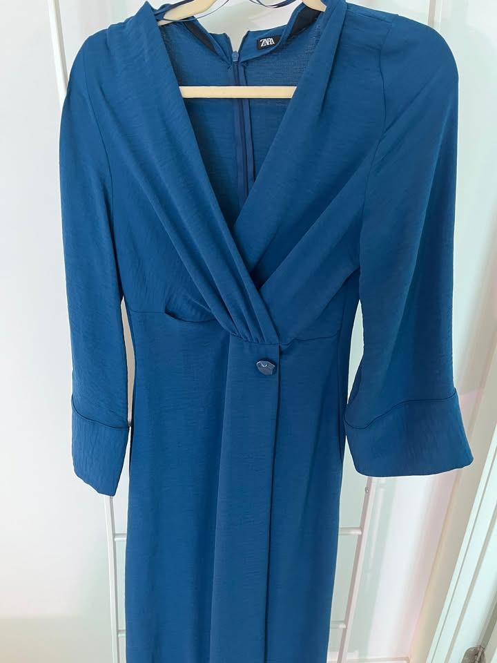 Zara Buttoned Midi Dress (Medium)