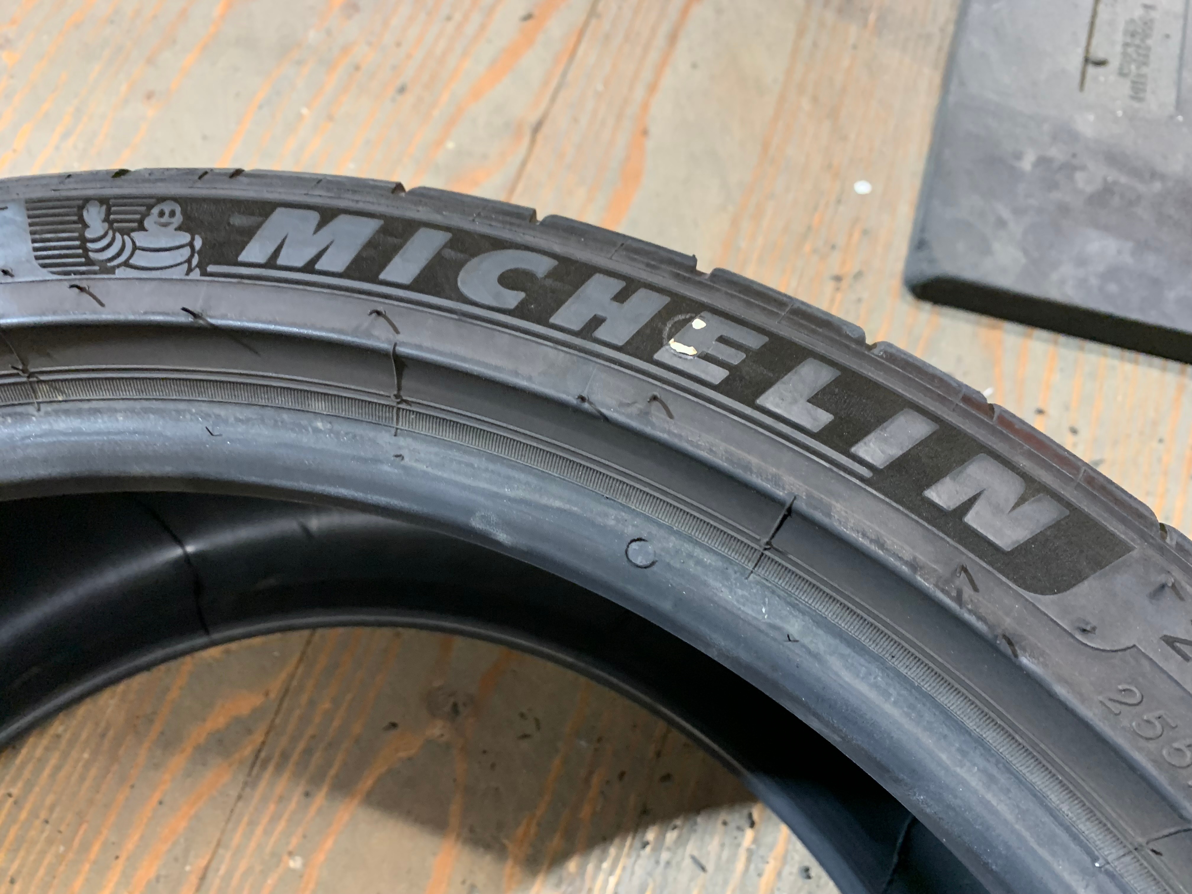1 x single 255/35/19 96Y Michelin Pilot Sport 4S with over 85% - photo 5