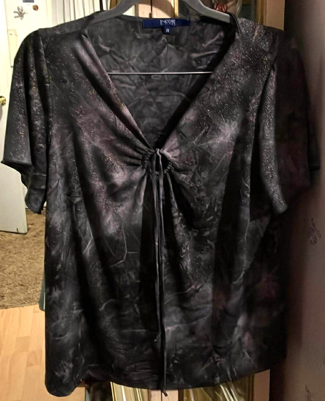 Women Grey and Gold Top - Size 2X (92% Polyester 8% Spandex)