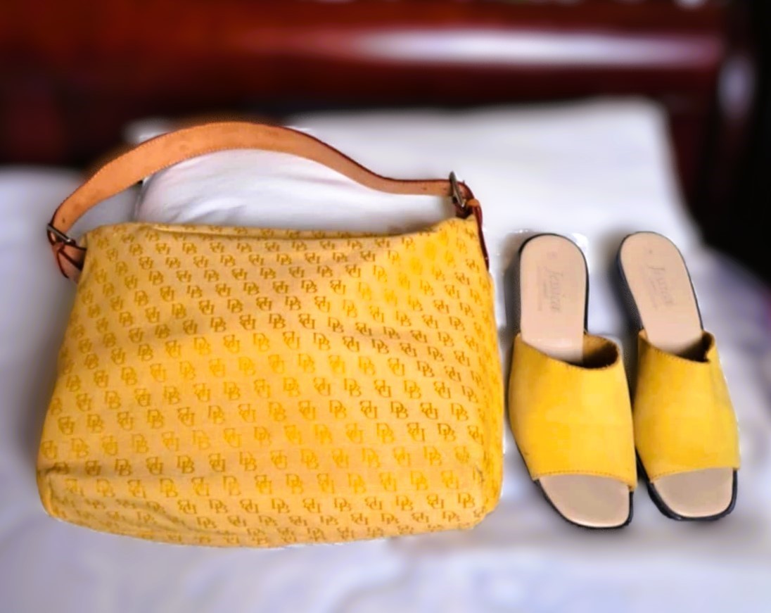 VINTAGE Dooney & Bourke Bag + Italian Made Jessica Slide Y2K