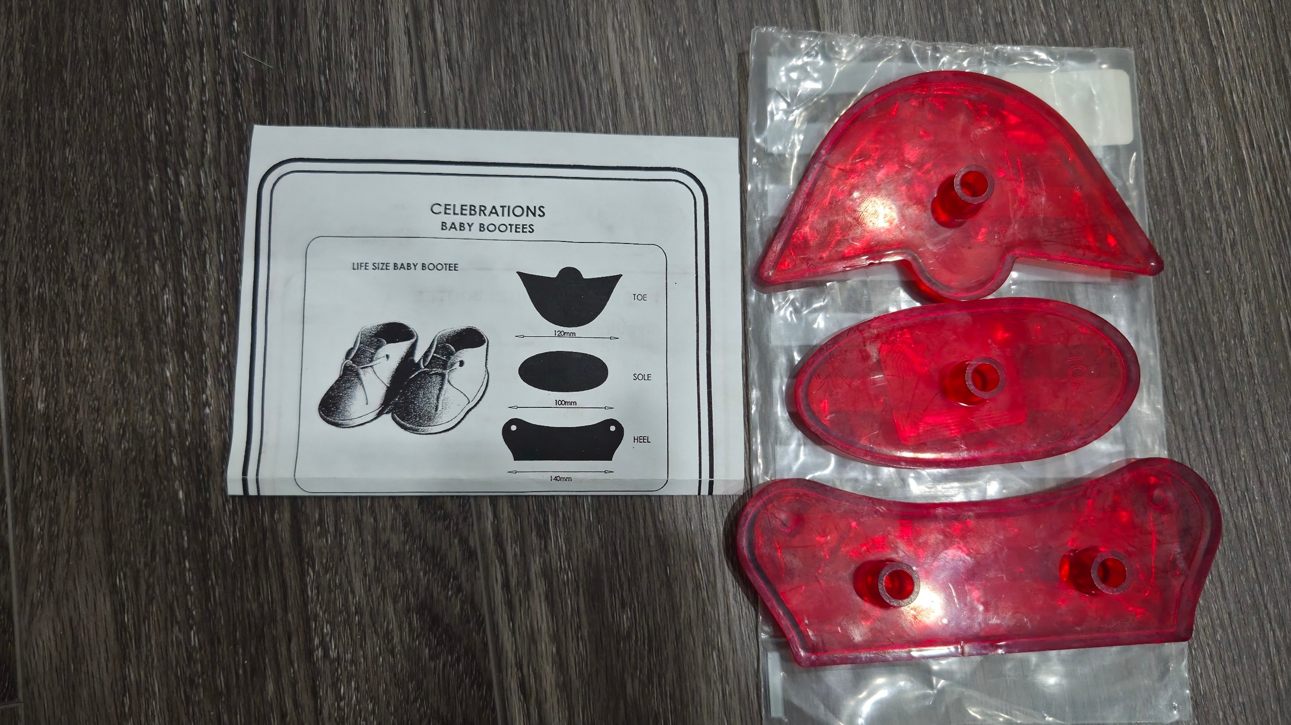 Baby Bootees (Life Size Cutter)