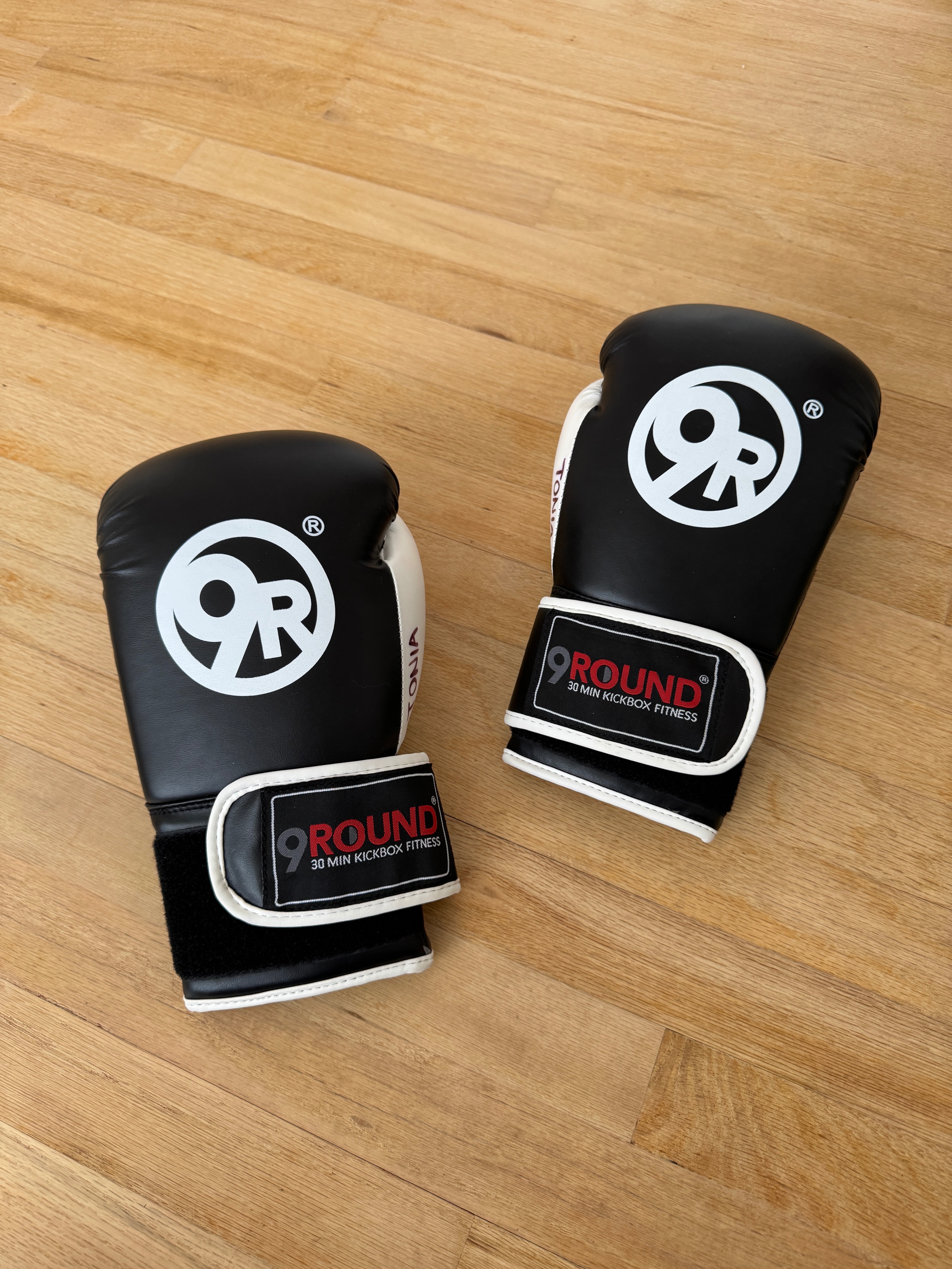 Kickboxing Boxing Gloves Wraps Skipping Rope Starter Workout Set - photo 2
