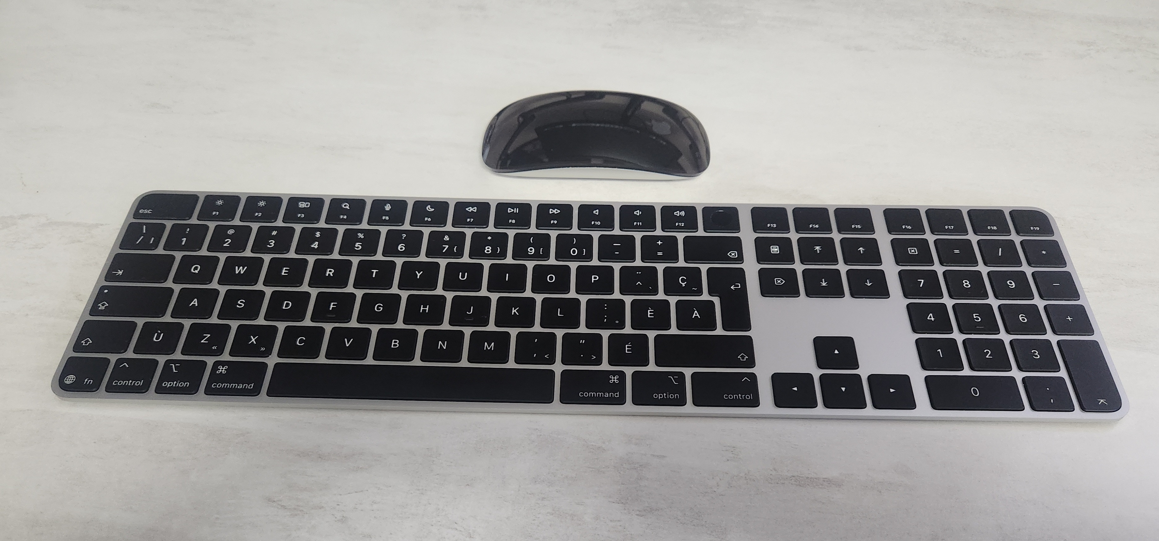 Apple Magic Keyboard (Black/USB-C/Touch ID) & Magic Mouse