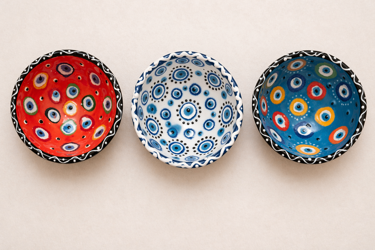 Set of 3 small bowls