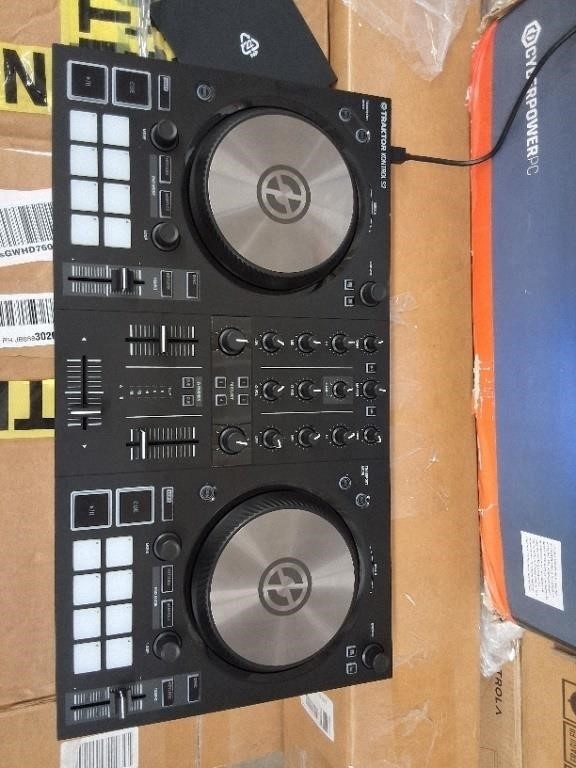 DJ console – Beginner & Intermediate - photo 4