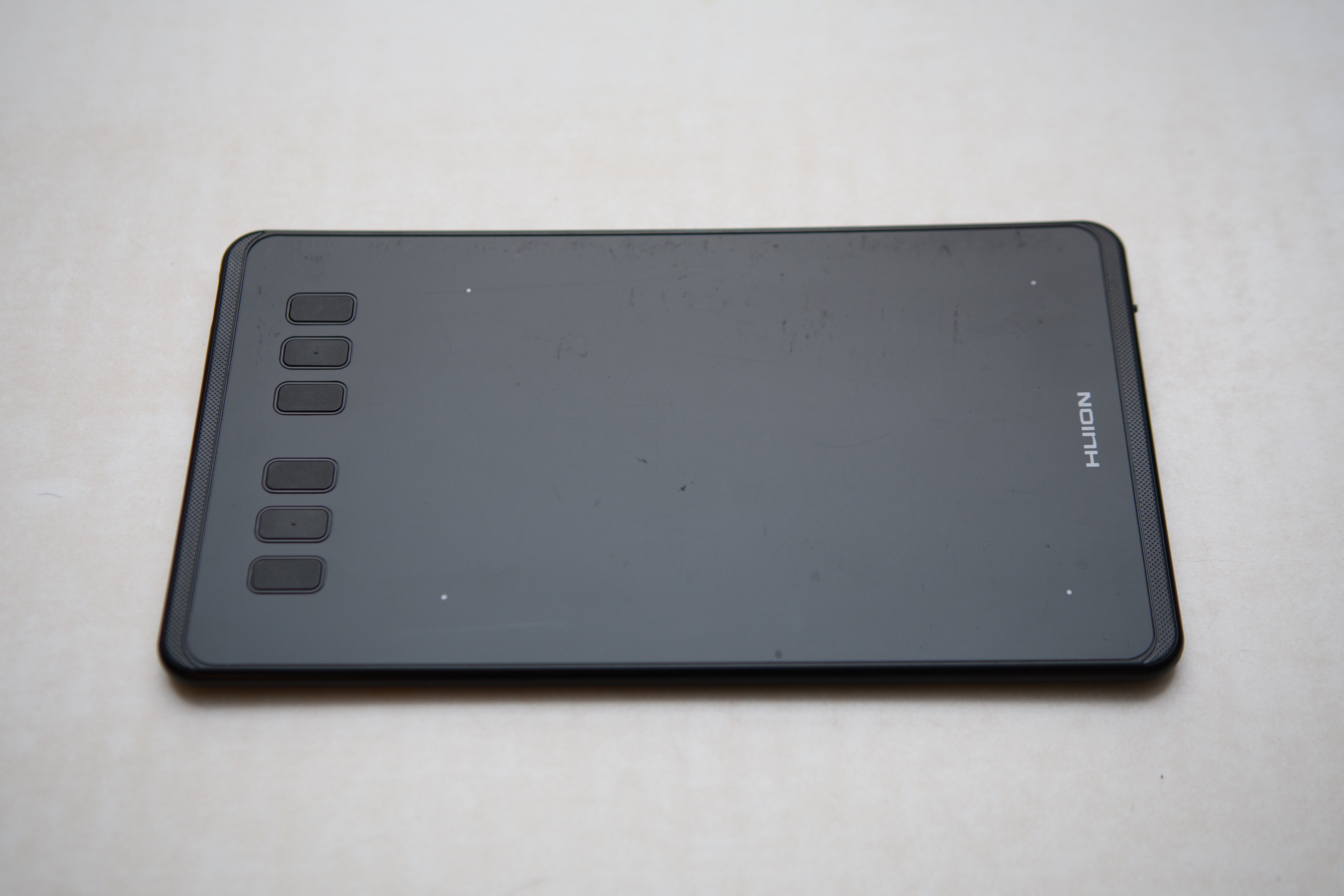 Huion Inspiroy H640P Drawing Tablet - photo 3