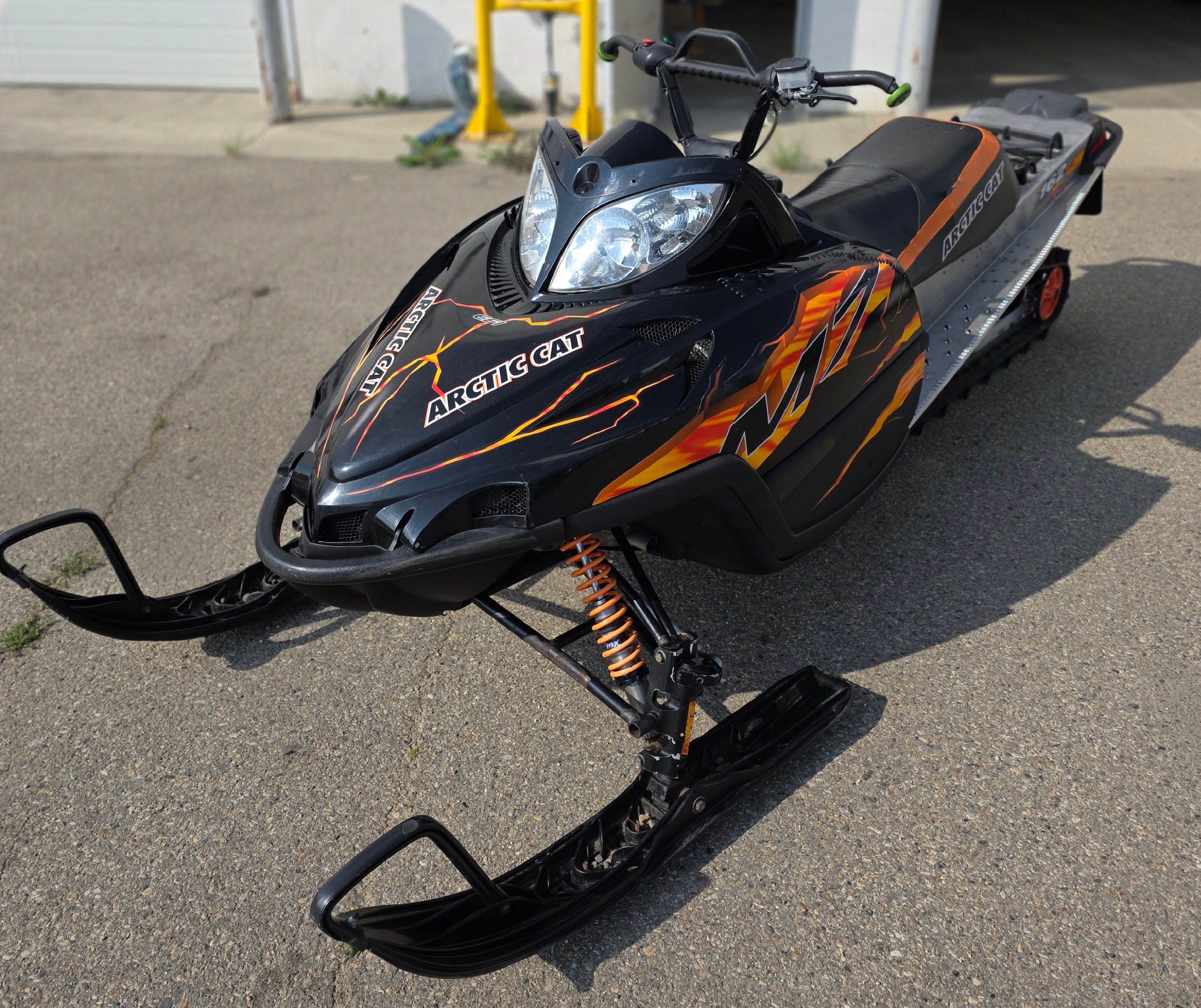 FOR SALE: 2006 ARCTIC CAT M7 SNOWMOBILE