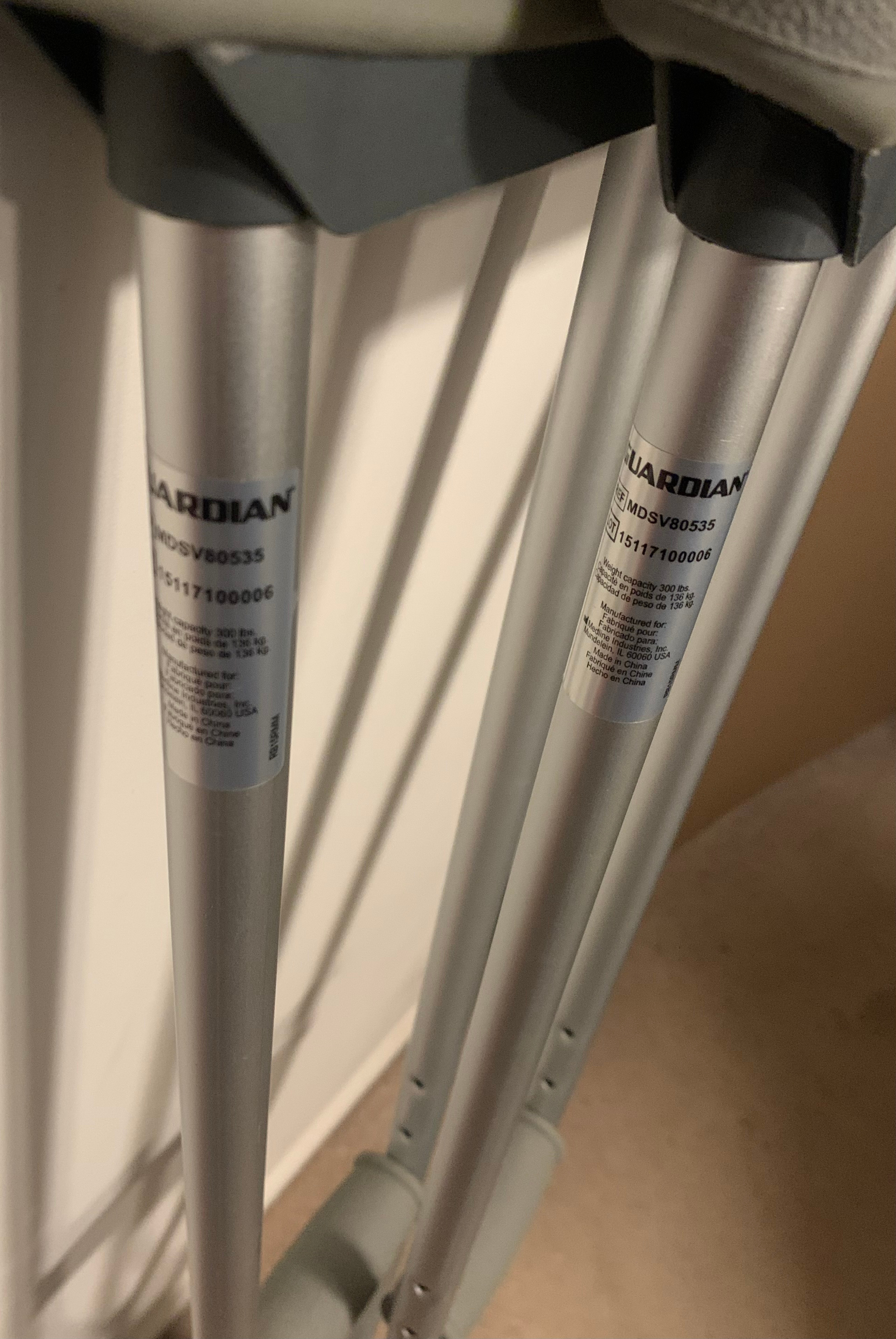 (15-13) A PAIR OF GUARDIAN CRUTCHES - photo 4