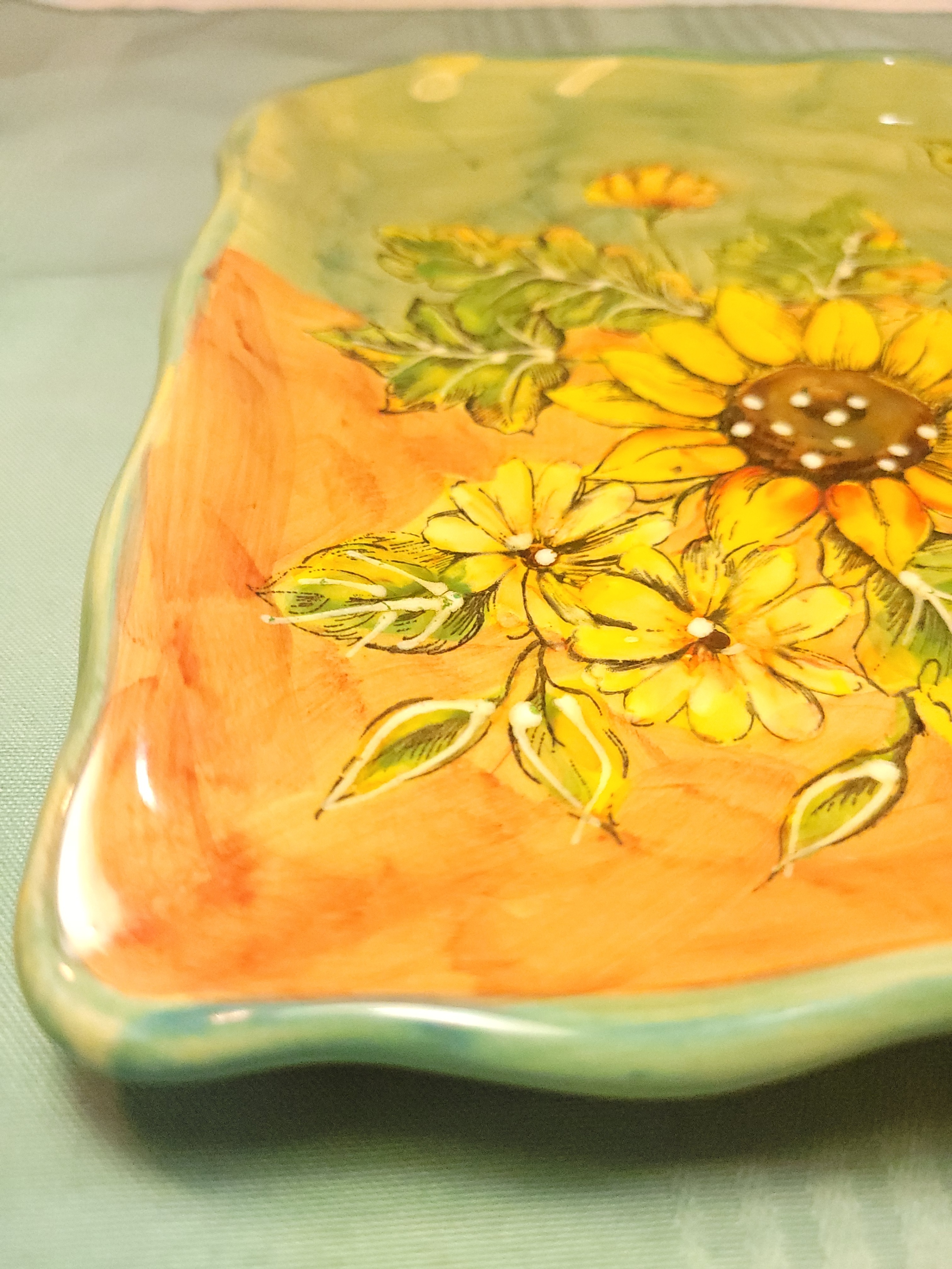 Hand Painted Sunflower Ceramic Square Plate, Circa 2001 - photo 3