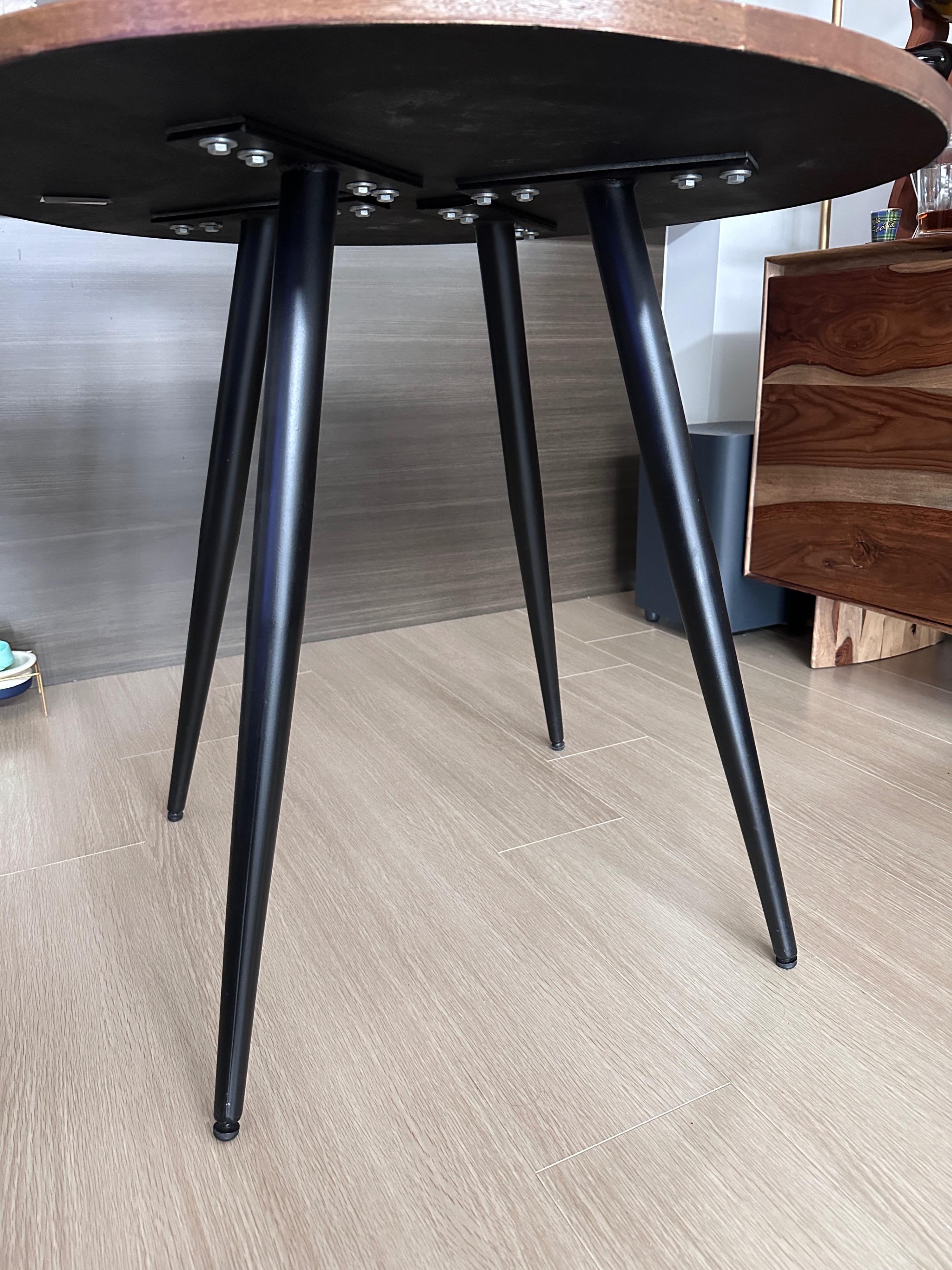 Round wooden dining table - photo 3