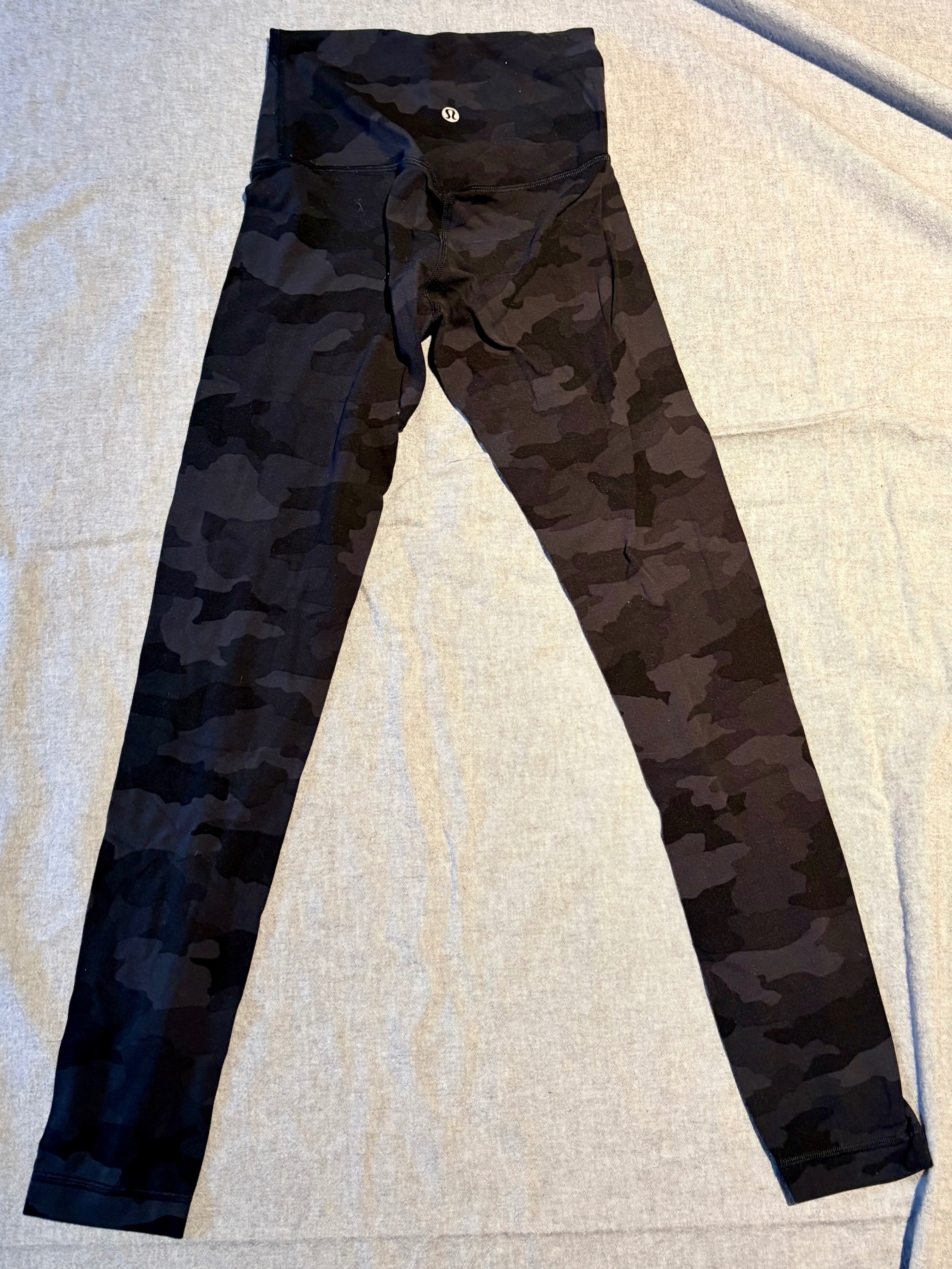 🖤 Lululemon Camo Print Leggings — Size 2 🖤