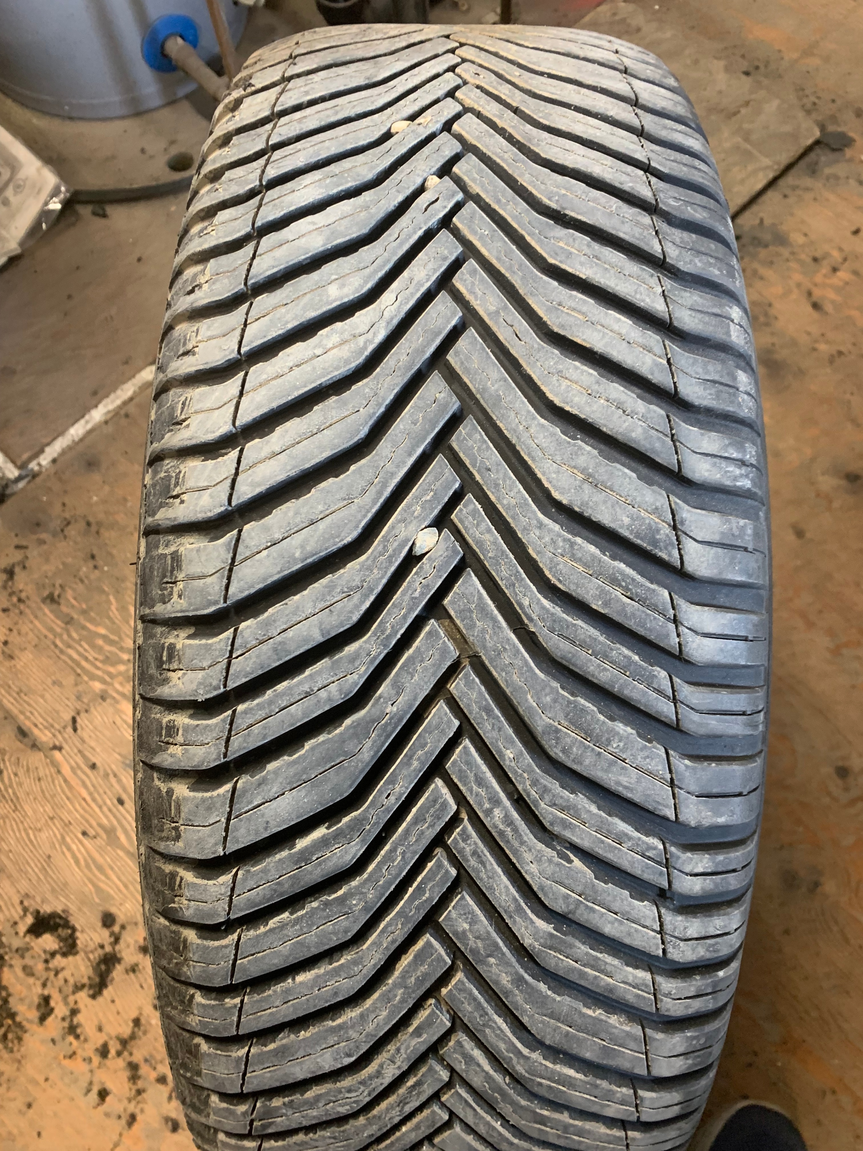 1 X single 225/55/18 98H M+S Michelin Cross Climate 2 with 90%