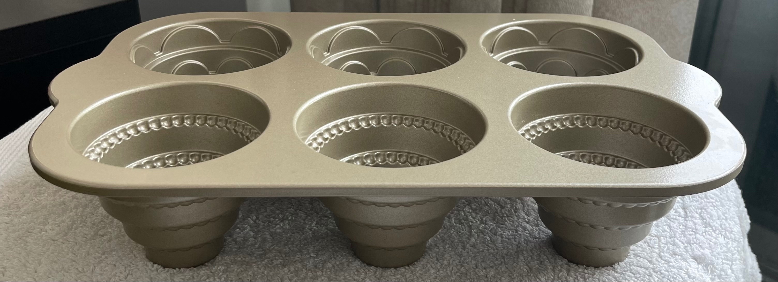Nordic Ware Tiered Cakelet Pan (6 Cup) - photo 2