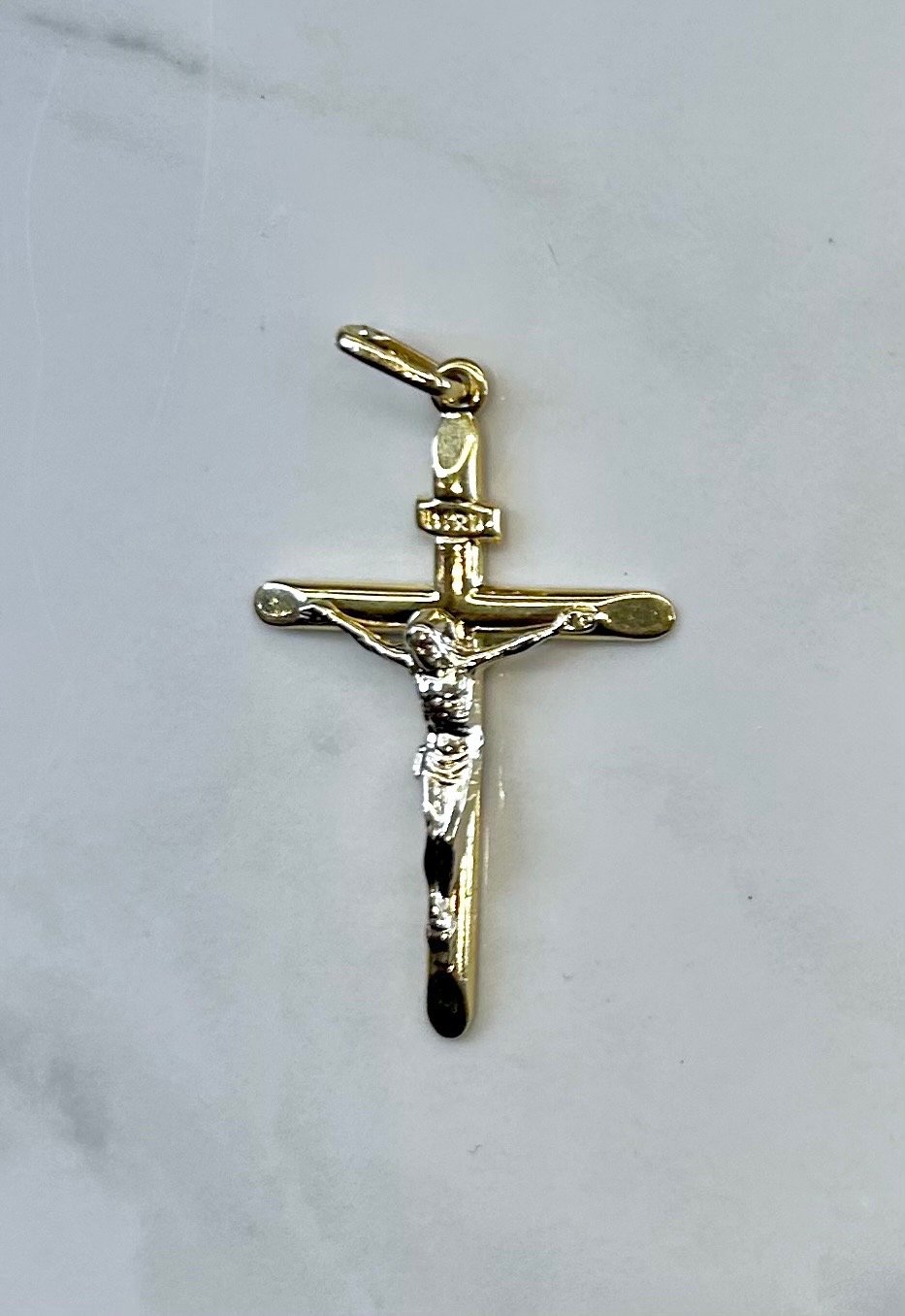 18K Gold Cross Pendant - 3.1G