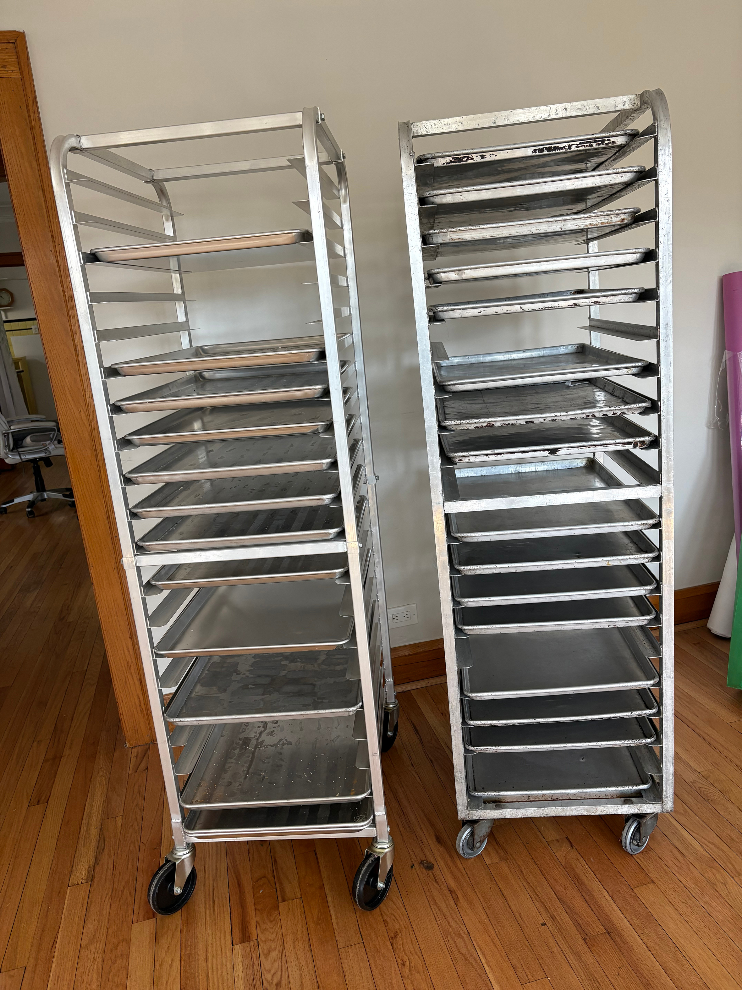 2 Bakers rack with 29 trays - photo 2