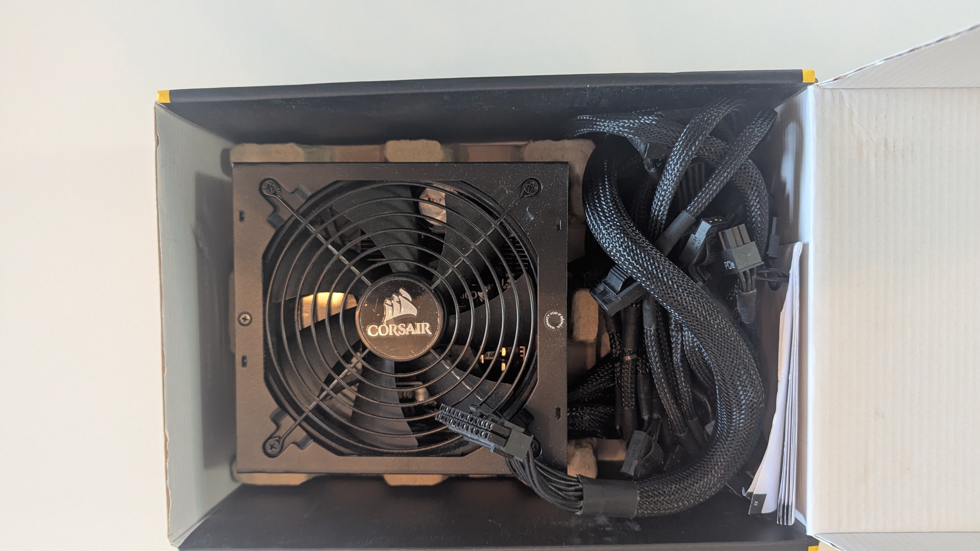 Corsair CX750 750W Power Supply - photo 4
