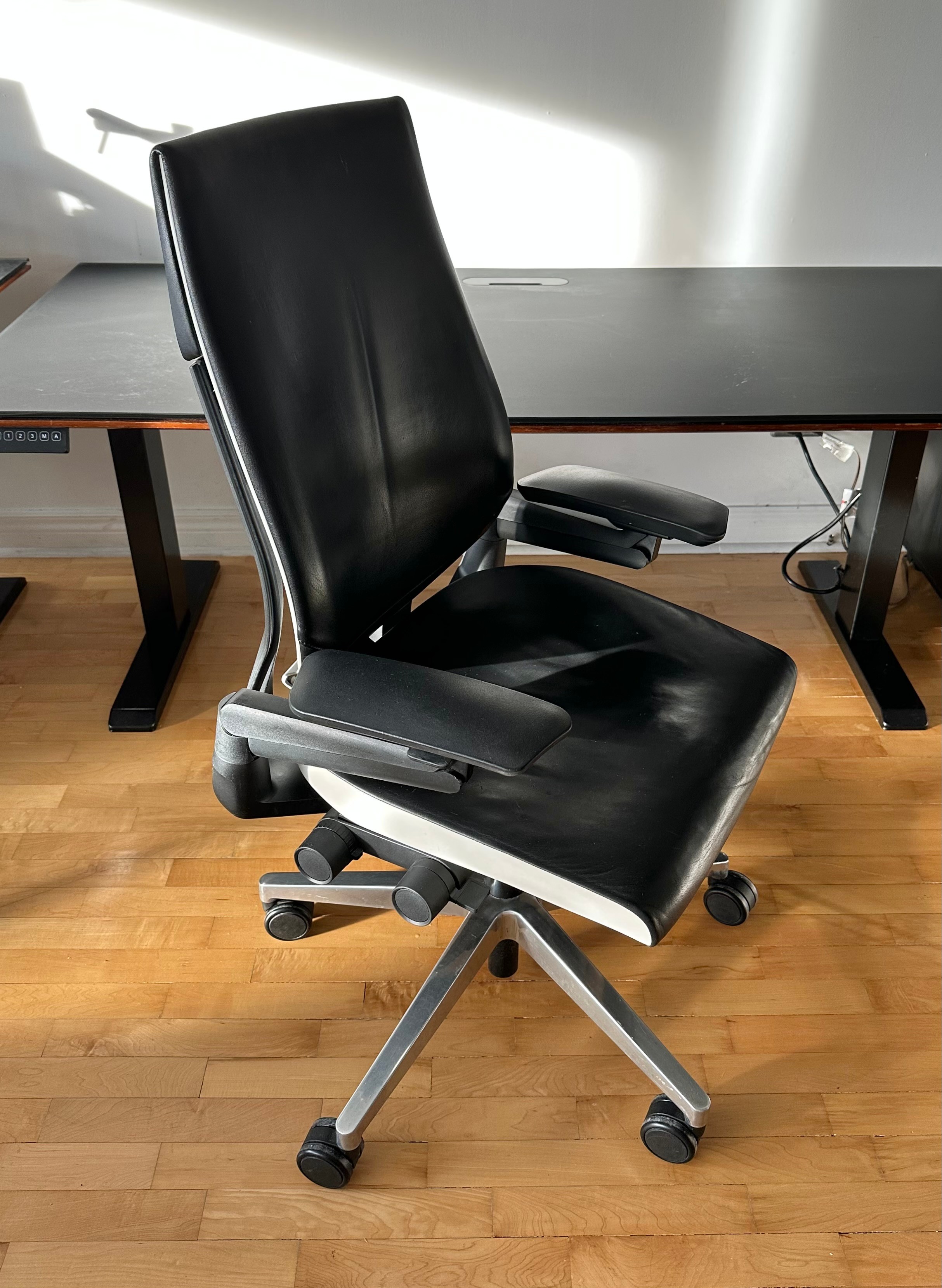 Steelecase Gesture Leather Office Chair - Custom Configuration - photo 2