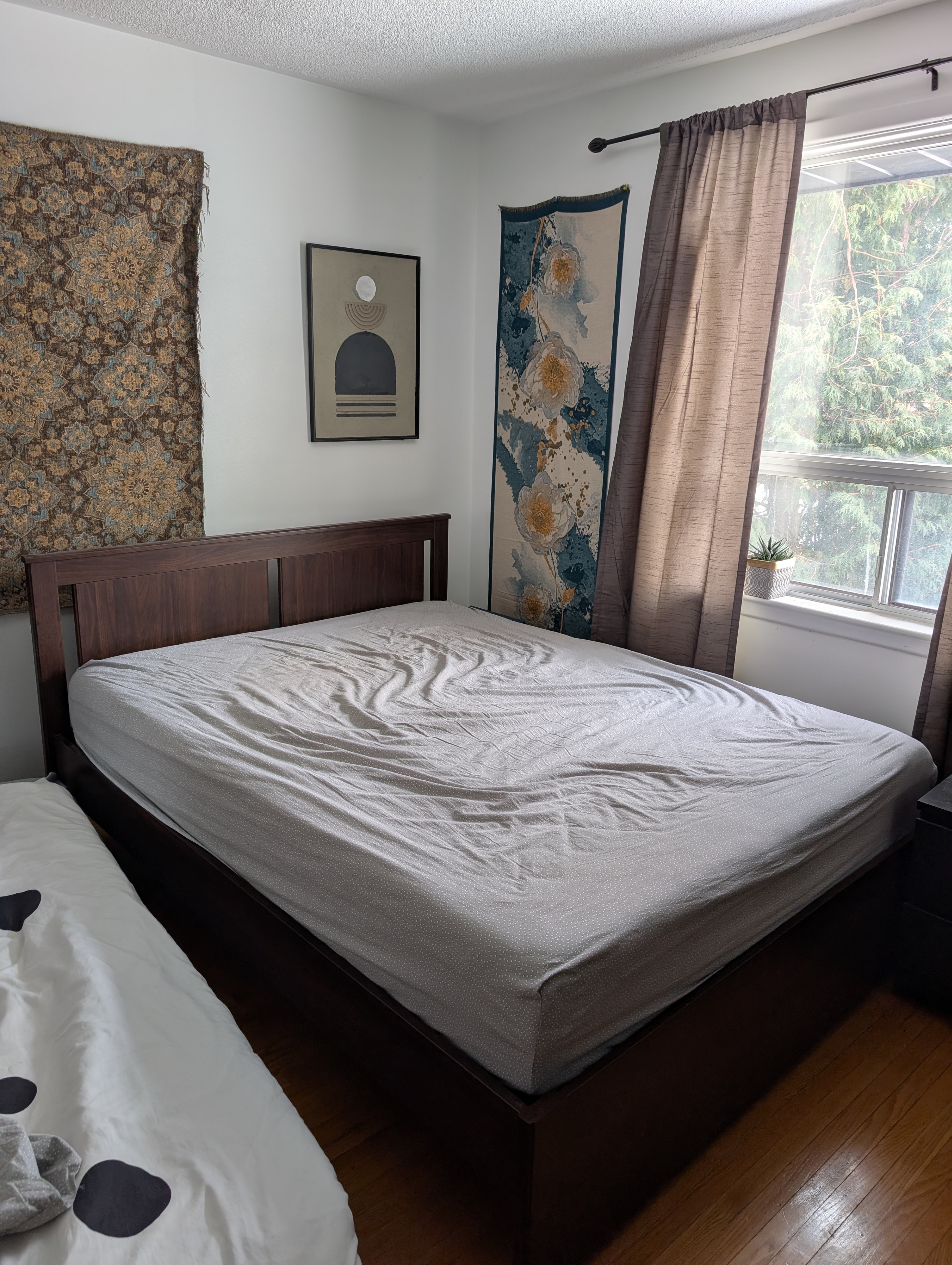 Ikea Songesand Queen Frame + Mattress - photo 3