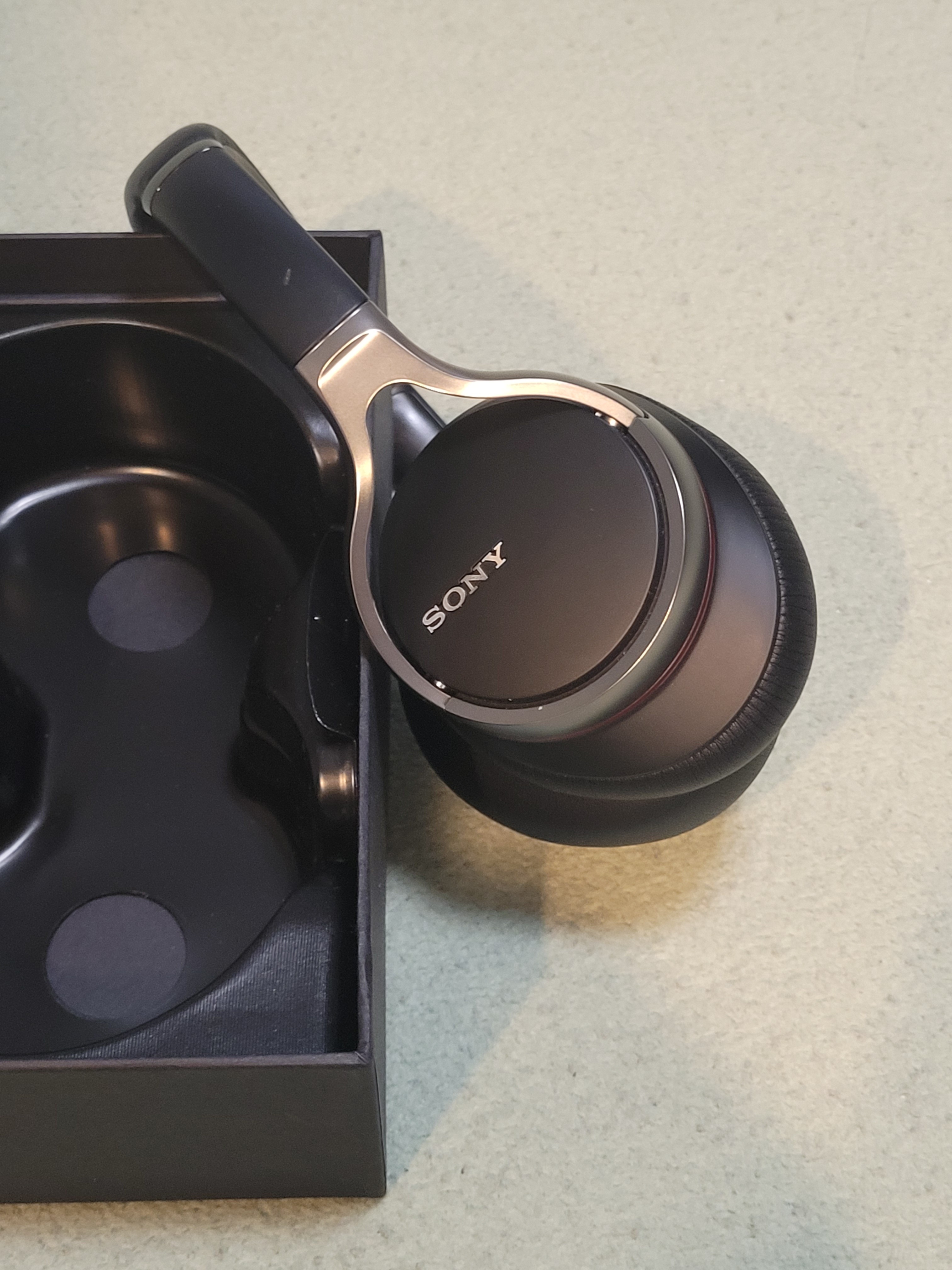 Sony Over-Ear Headphones - photo 5