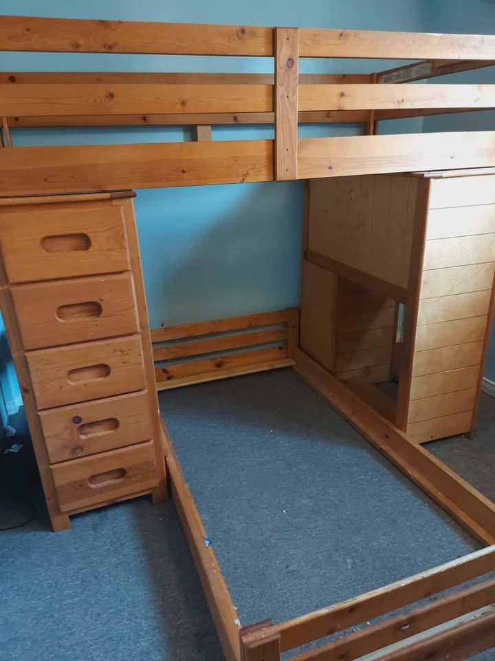 free Beautiful Bunk bed set ( First Come) - photo 3