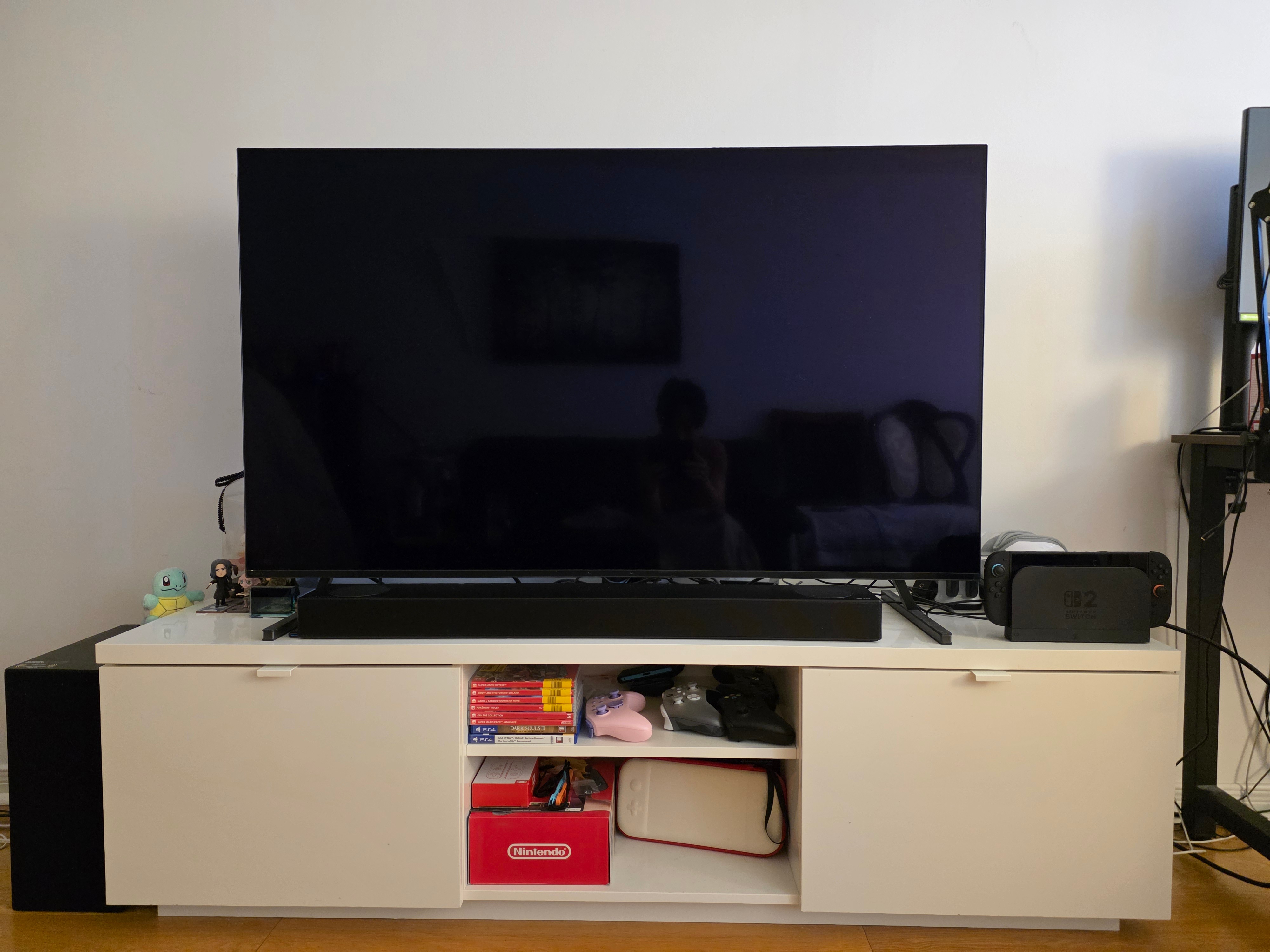 Sony 55" OLED TV (A80J) / LG 3.1.2ch Soundbar / IKEA TV Bench