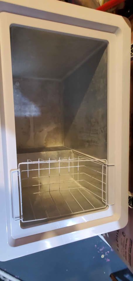 Danby Designer 5.1 cu. ft. Freezer - photo 3