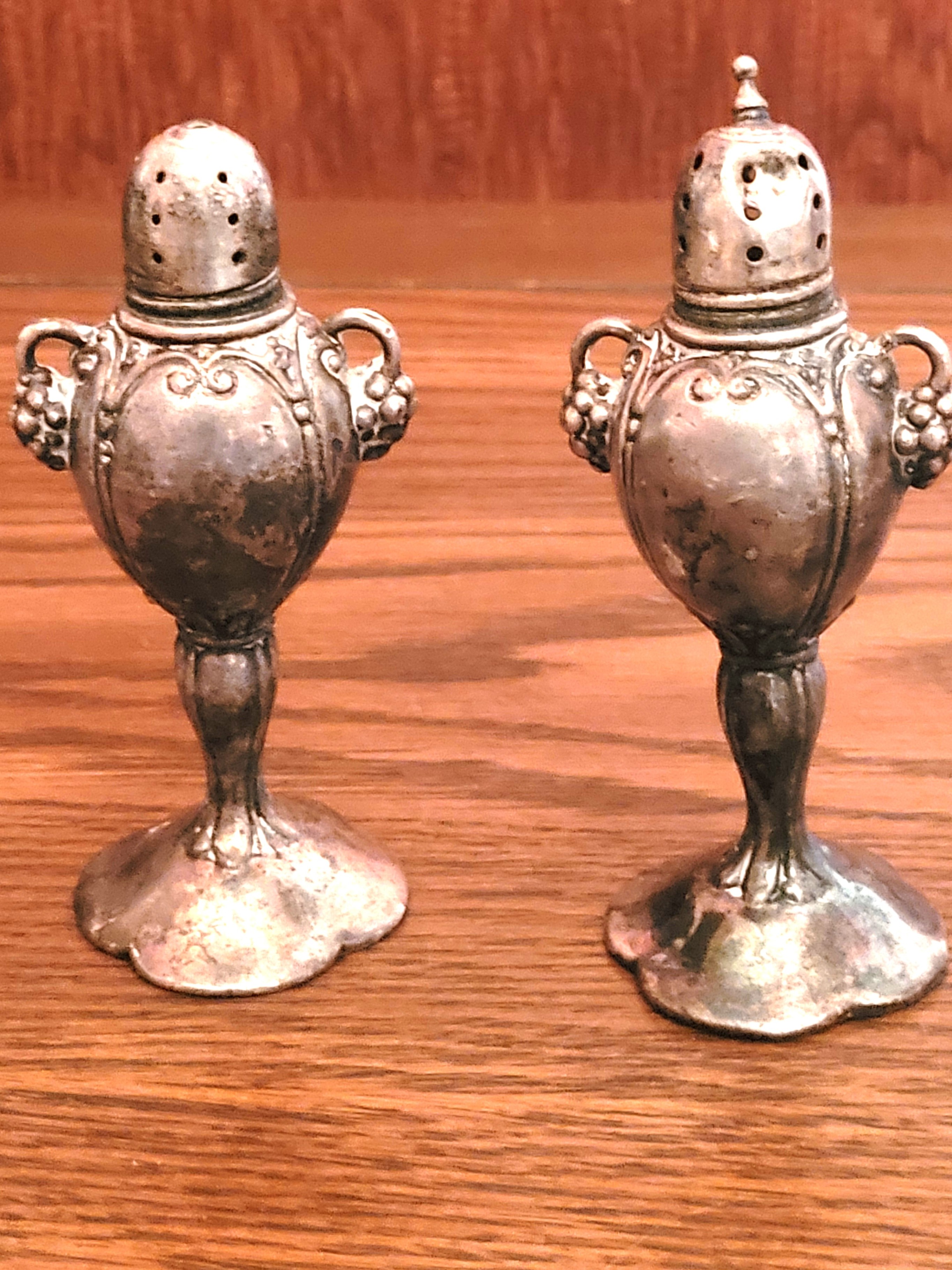 Antique 1920s Benedict Proctor Canada Silver Plate Grape Urn - photo 4