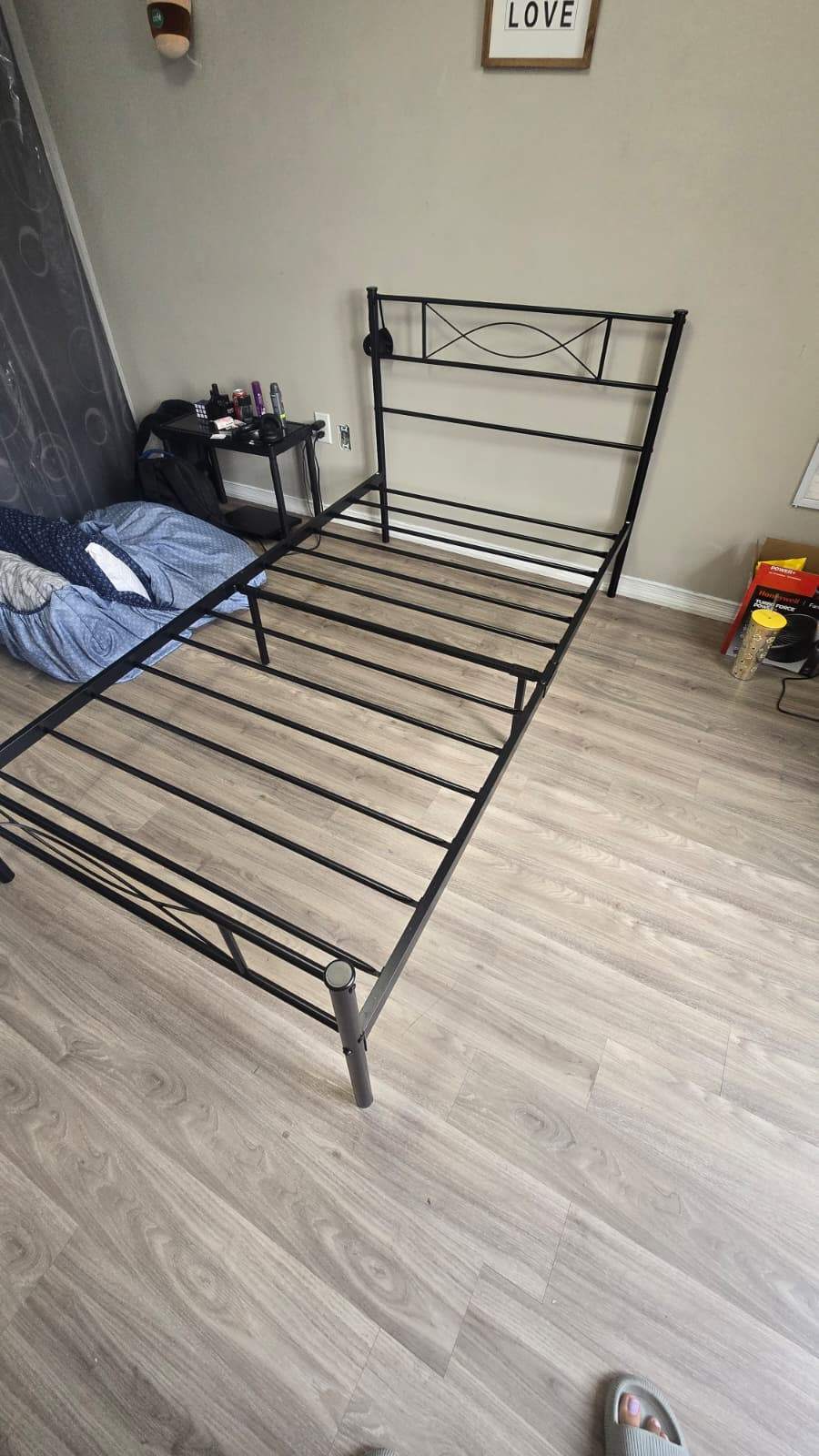 Twin mattress and bed frame - photo 3